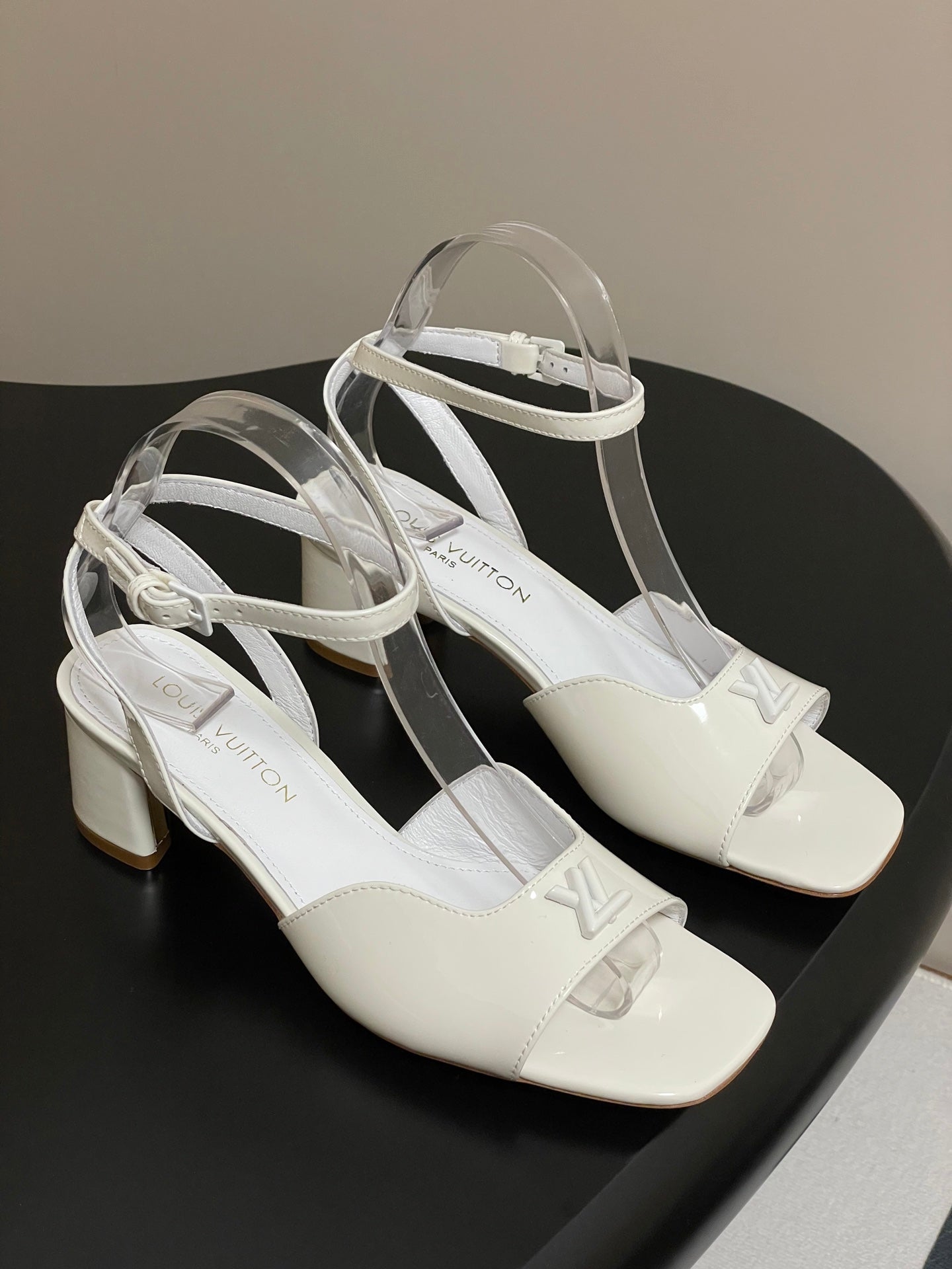 LuxluxHouse Best Quality Women Shoes Louis Vuitton