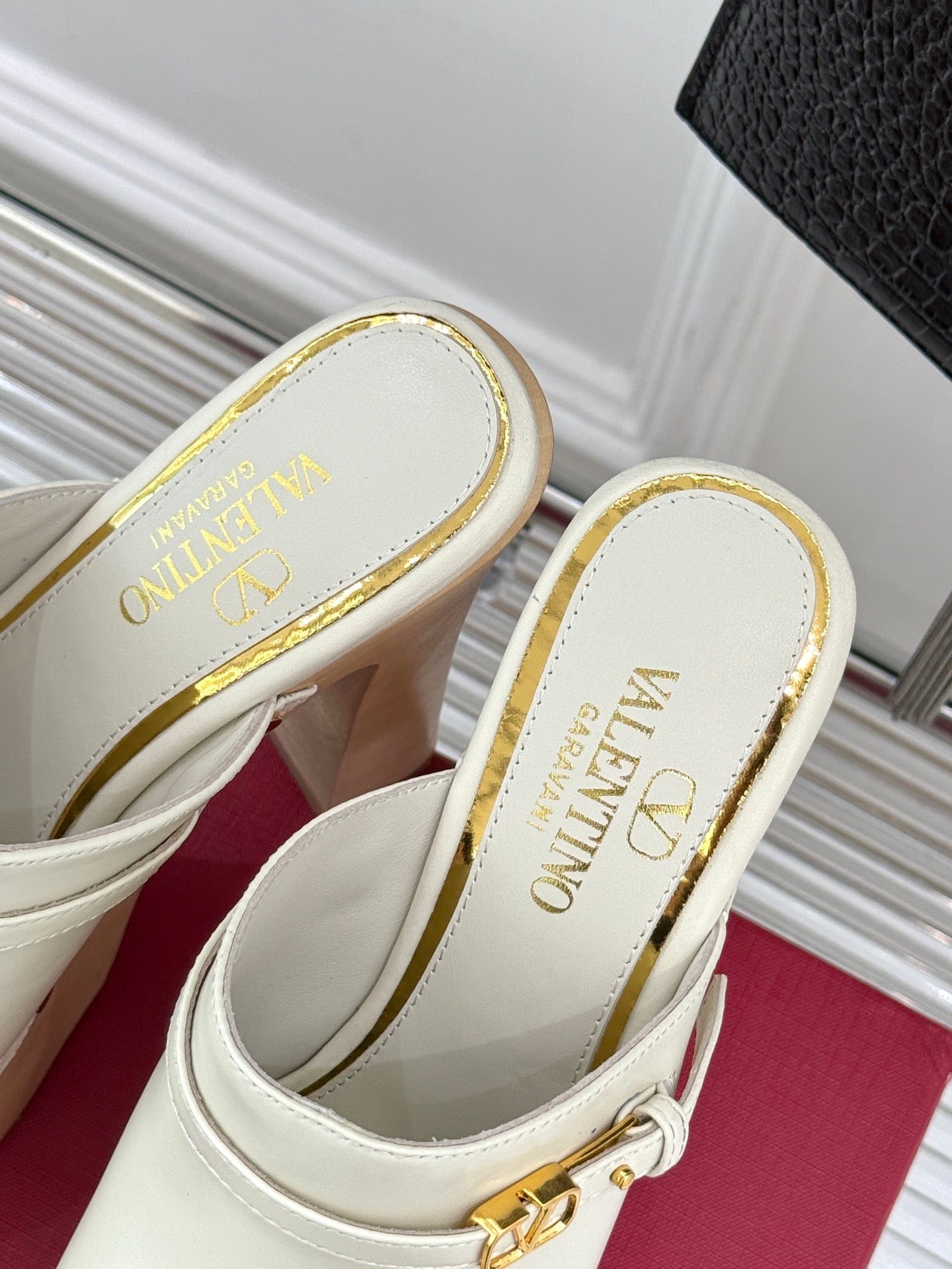 LuxluxHouse Best Quality Valentino Women Shoes