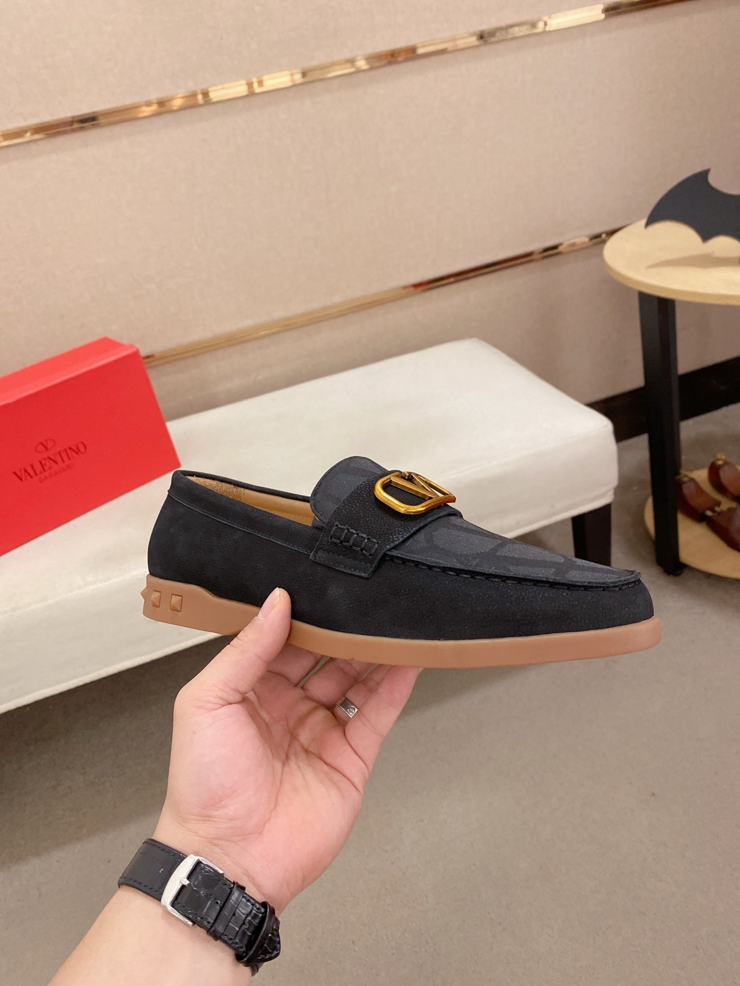 LuxluxHouse Best Quality Shoes Valentino