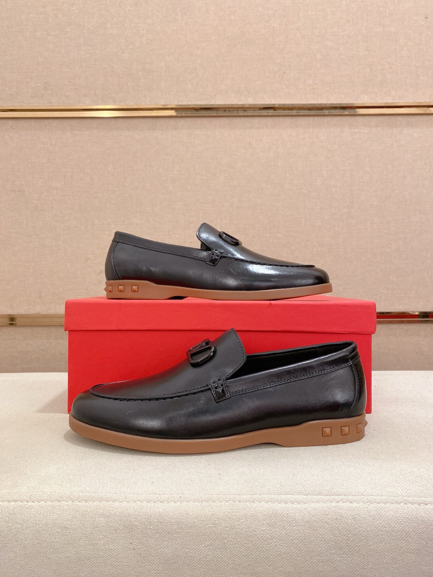 LuxluxHouse Best Quality Shoes Valentino