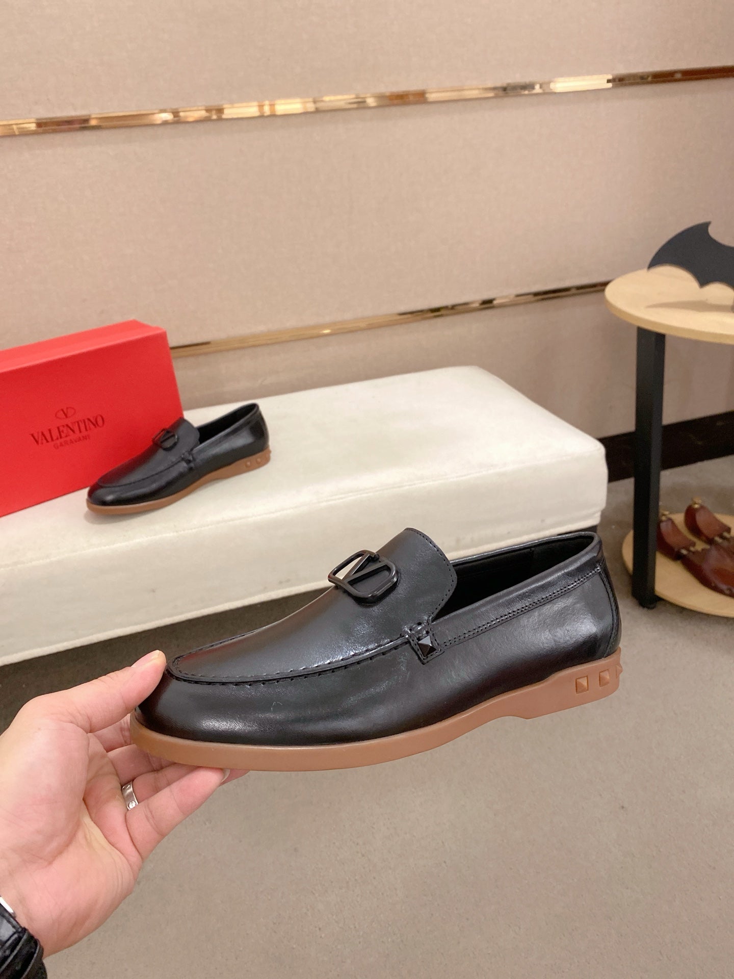 LuxluxHouse Best Quality Shoes Valentino