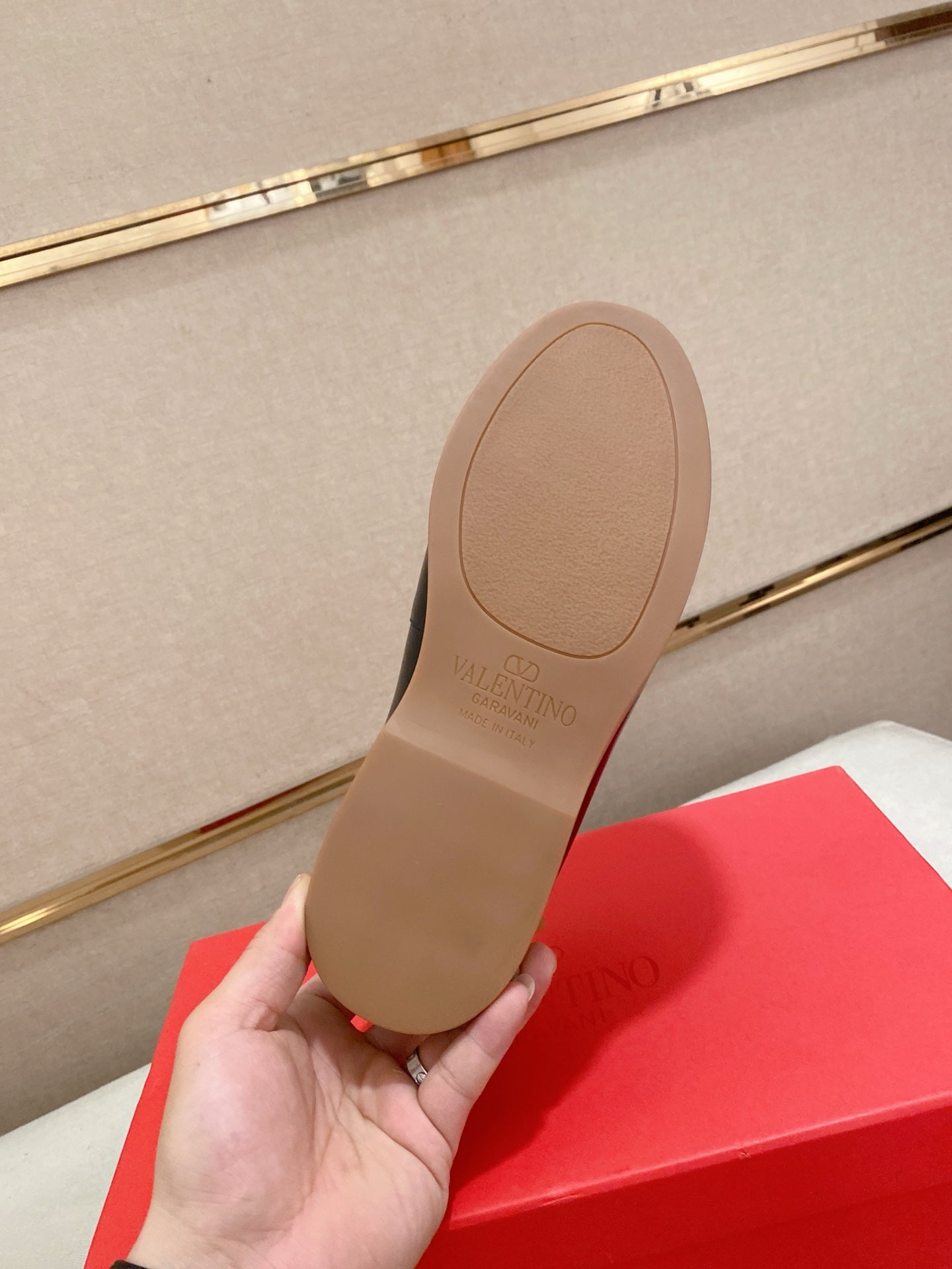 LuxluxHouse Best Quality Shoes Valentino