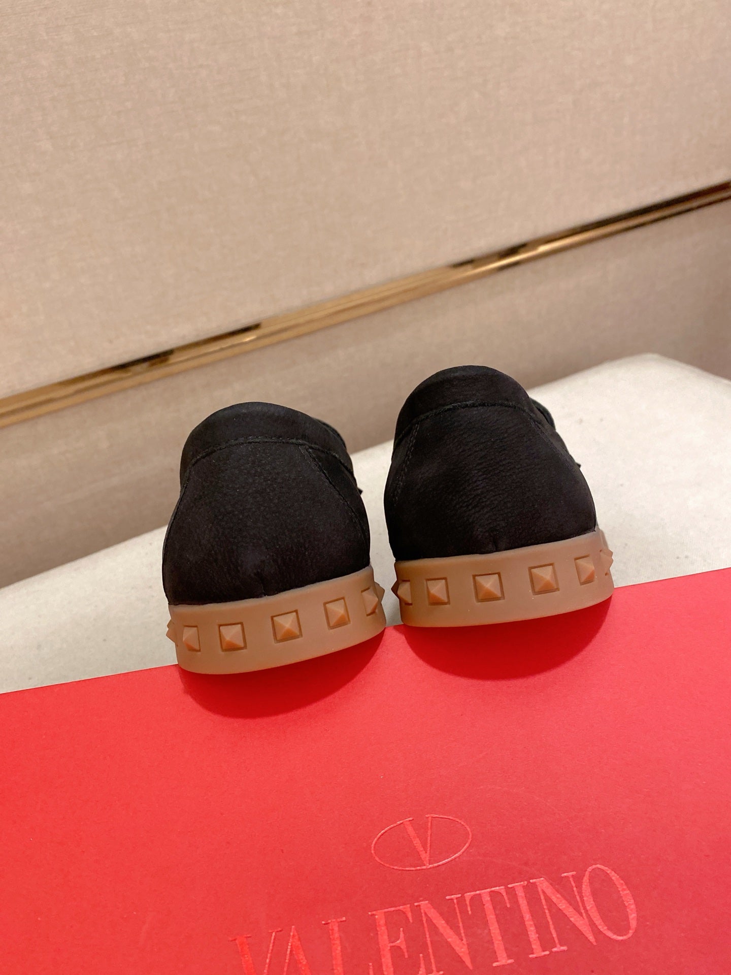 LuxluxHouse Best Quality Shoes Valentino