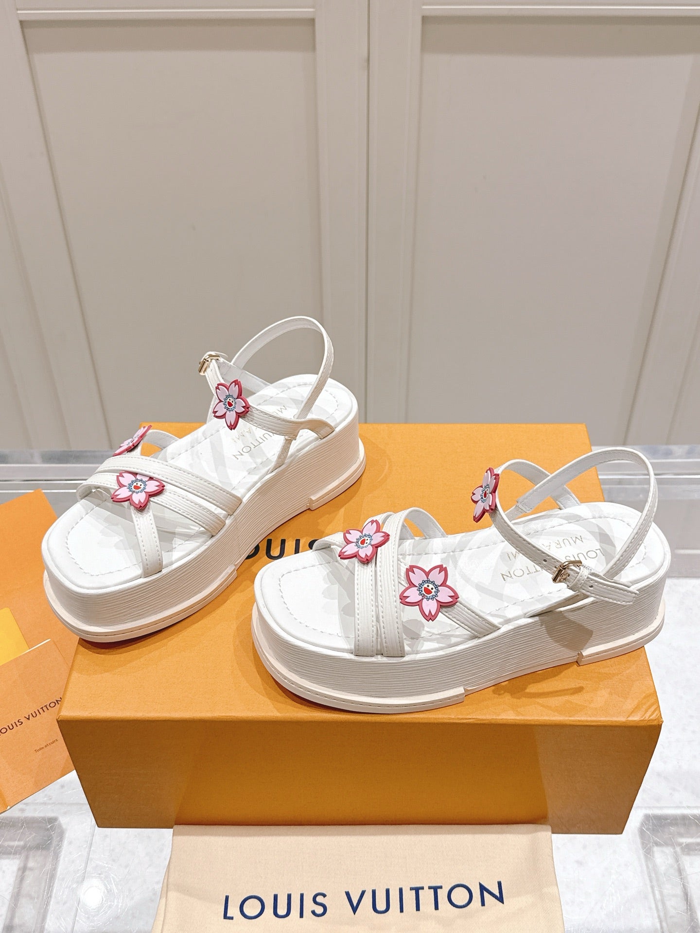 LuxluxHouse Best Quality Women Shoes Louis Vuitton