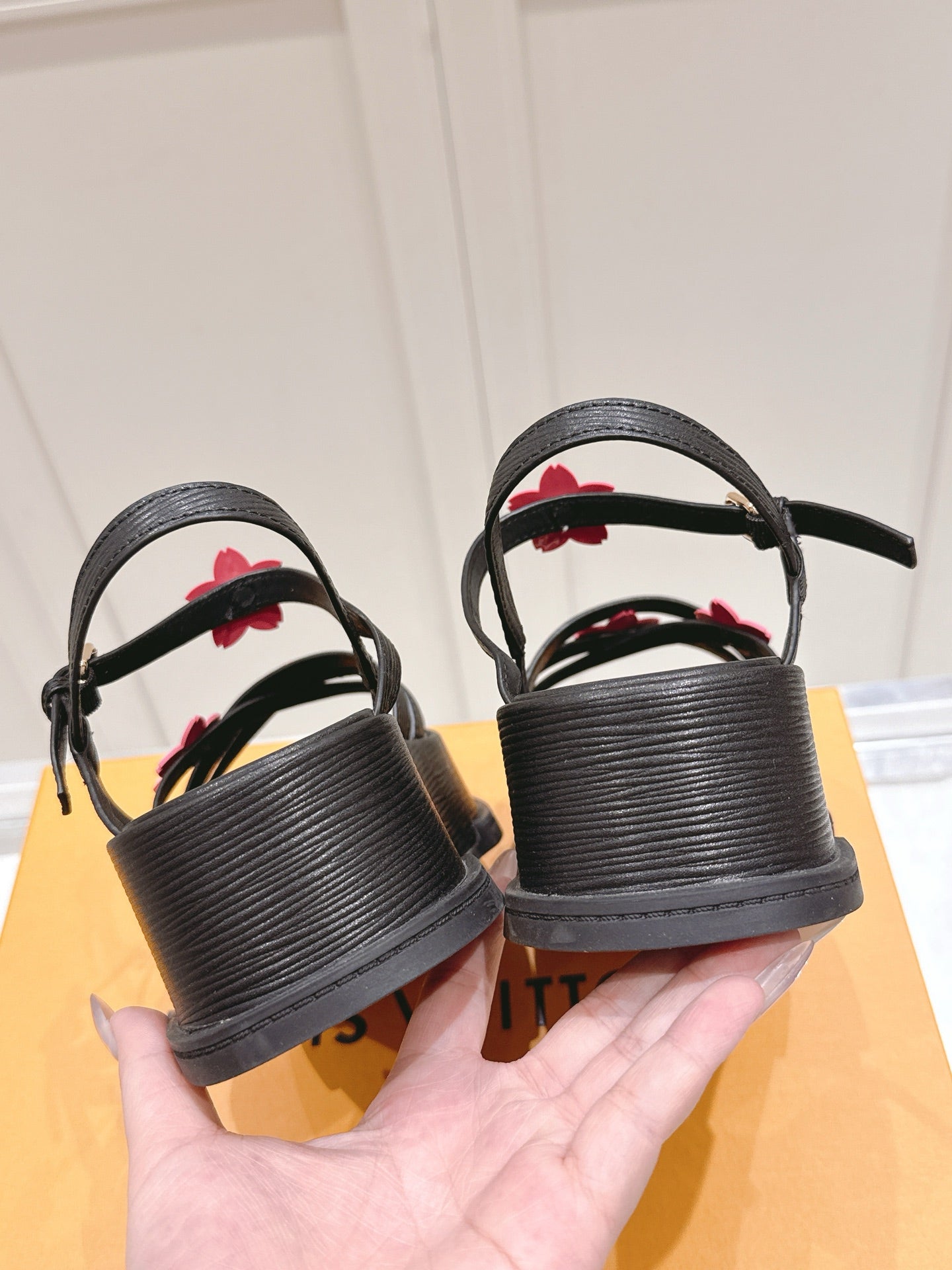 LuxluxHouse Best Quality Women Shoes Louis Vuitton