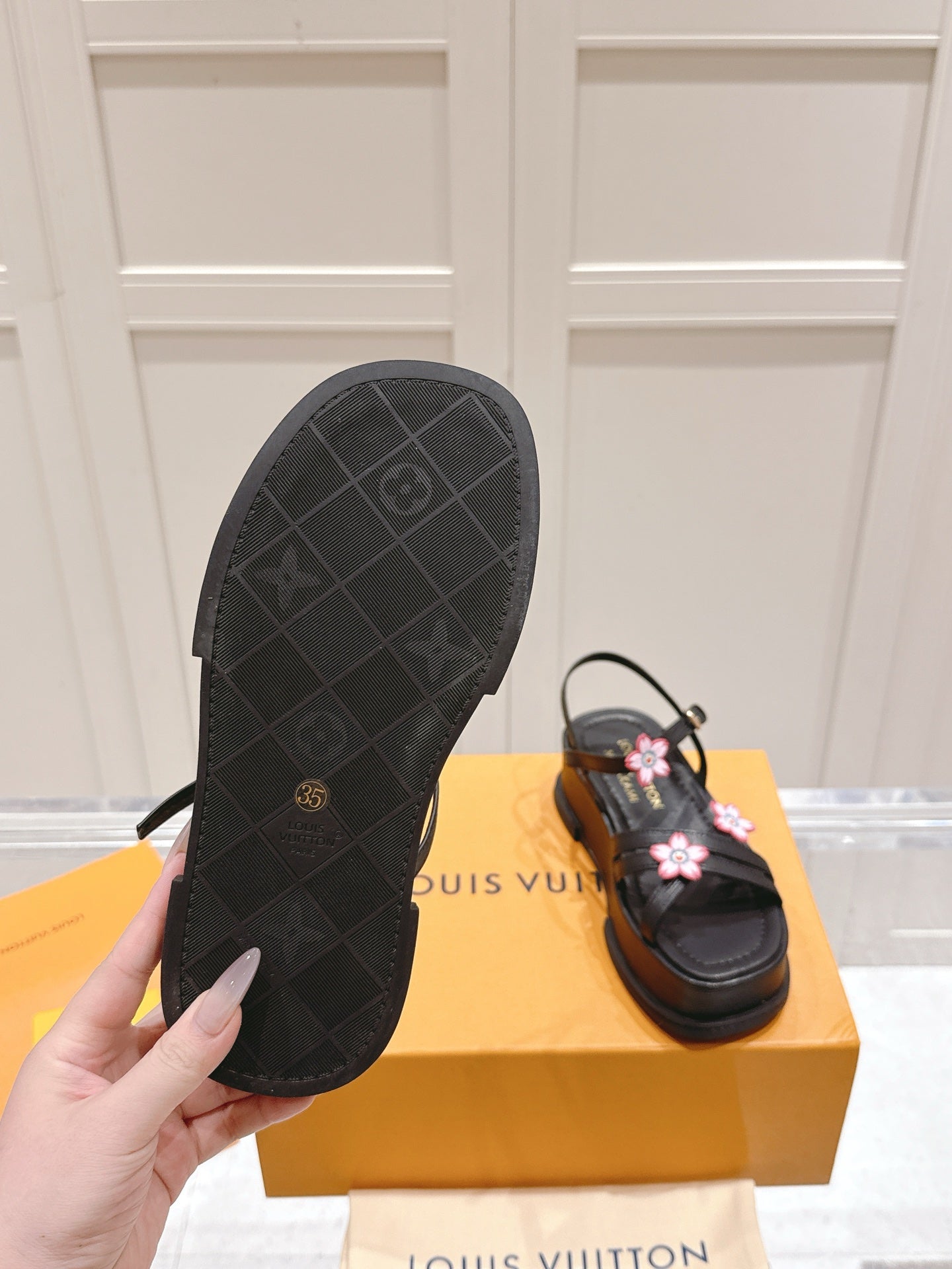 LuxluxHouse Best Quality Women Shoes Louis Vuitton