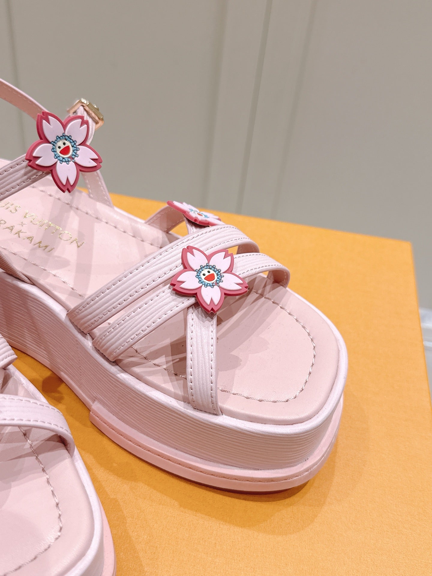 LuxluxHouse Best Quality Women Shoes Louis Vuitton