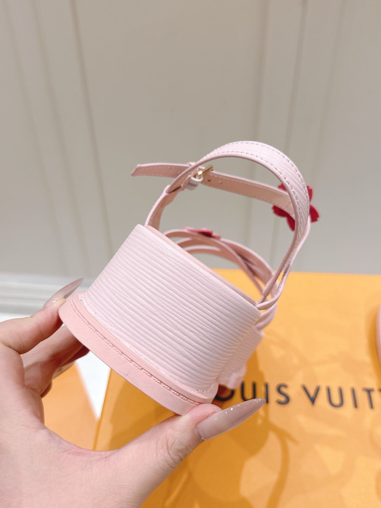 LuxluxHouse Best Quality Women Shoes Louis Vuitton