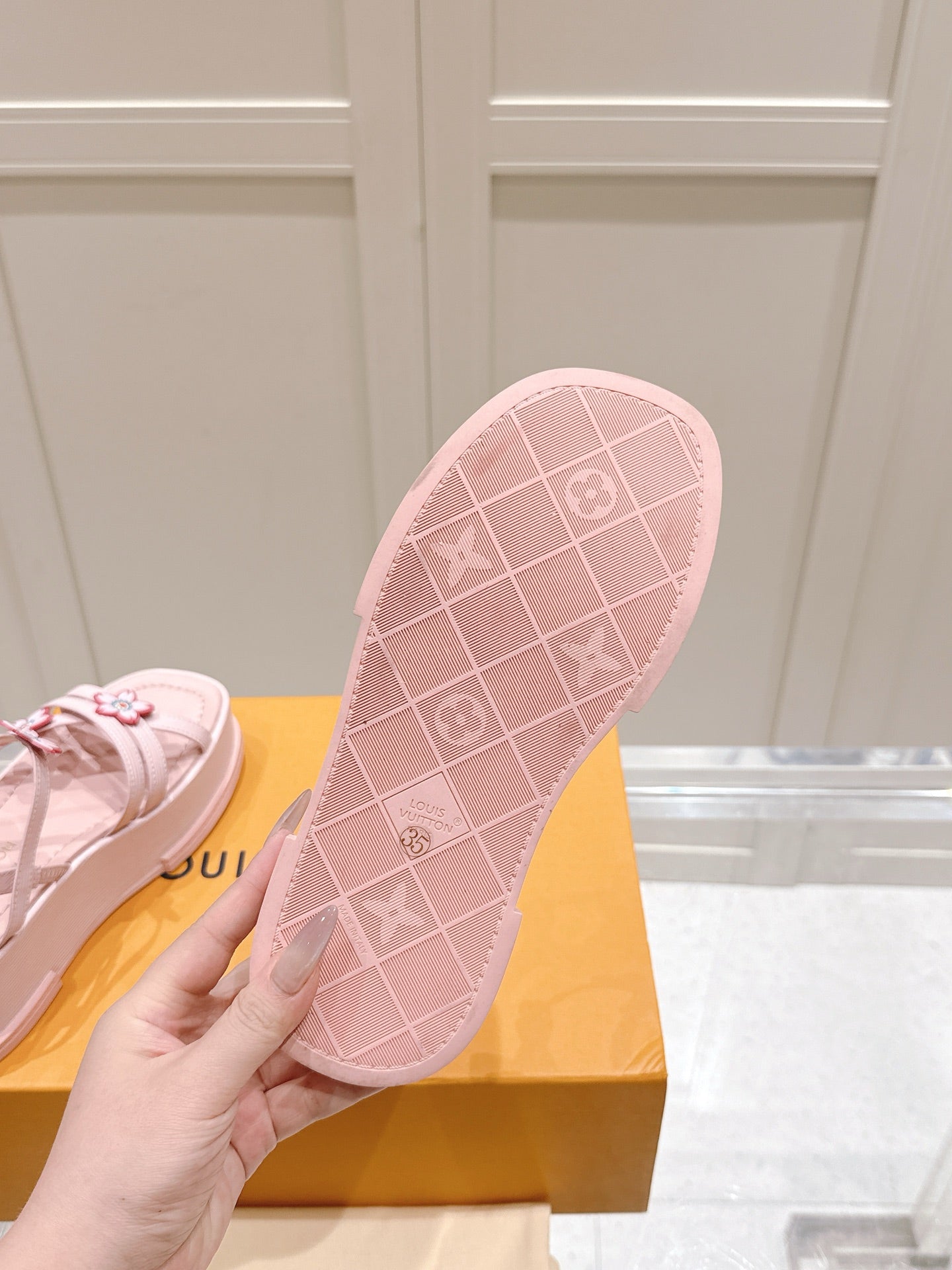 LuxluxHouse Best Quality Women Shoes Louis Vuitton