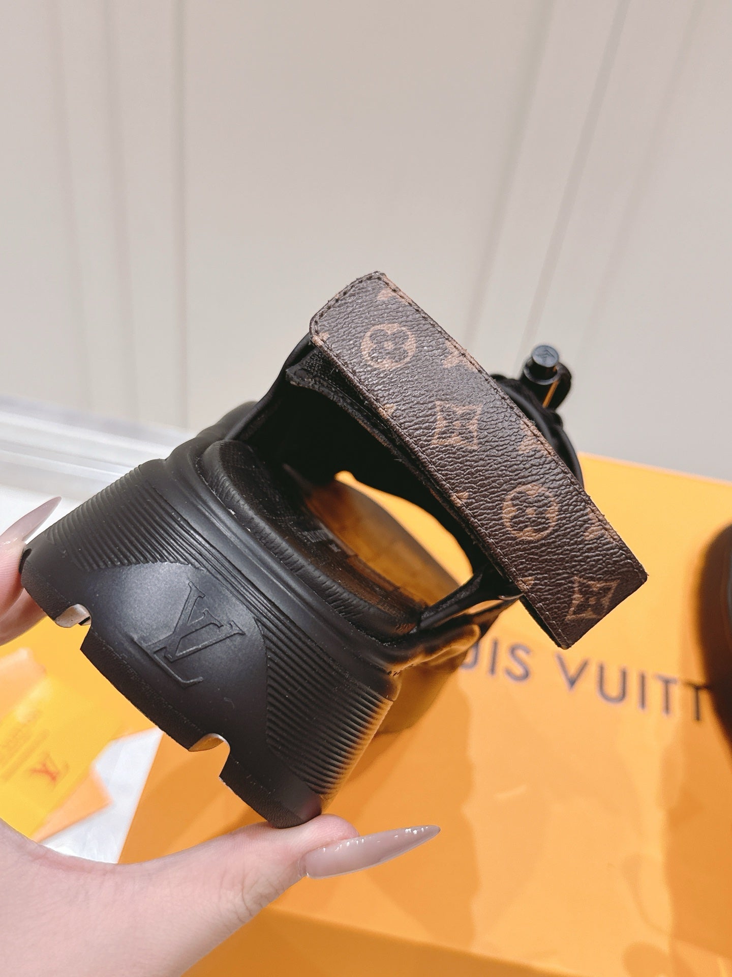 LuxluxHouse Best Quality Women Shoes Louis Vuitton