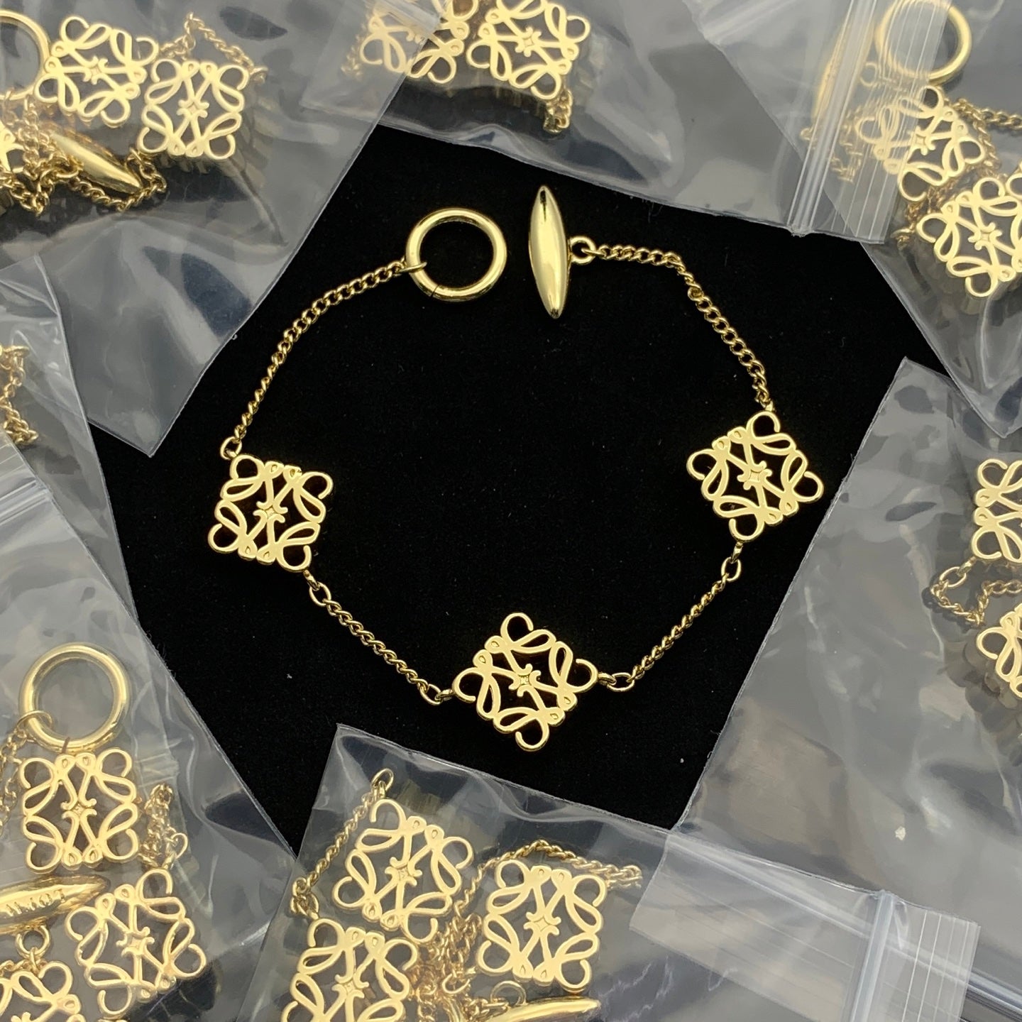 LuxluxHouse Low Price And High Quality Accessories Loewe
