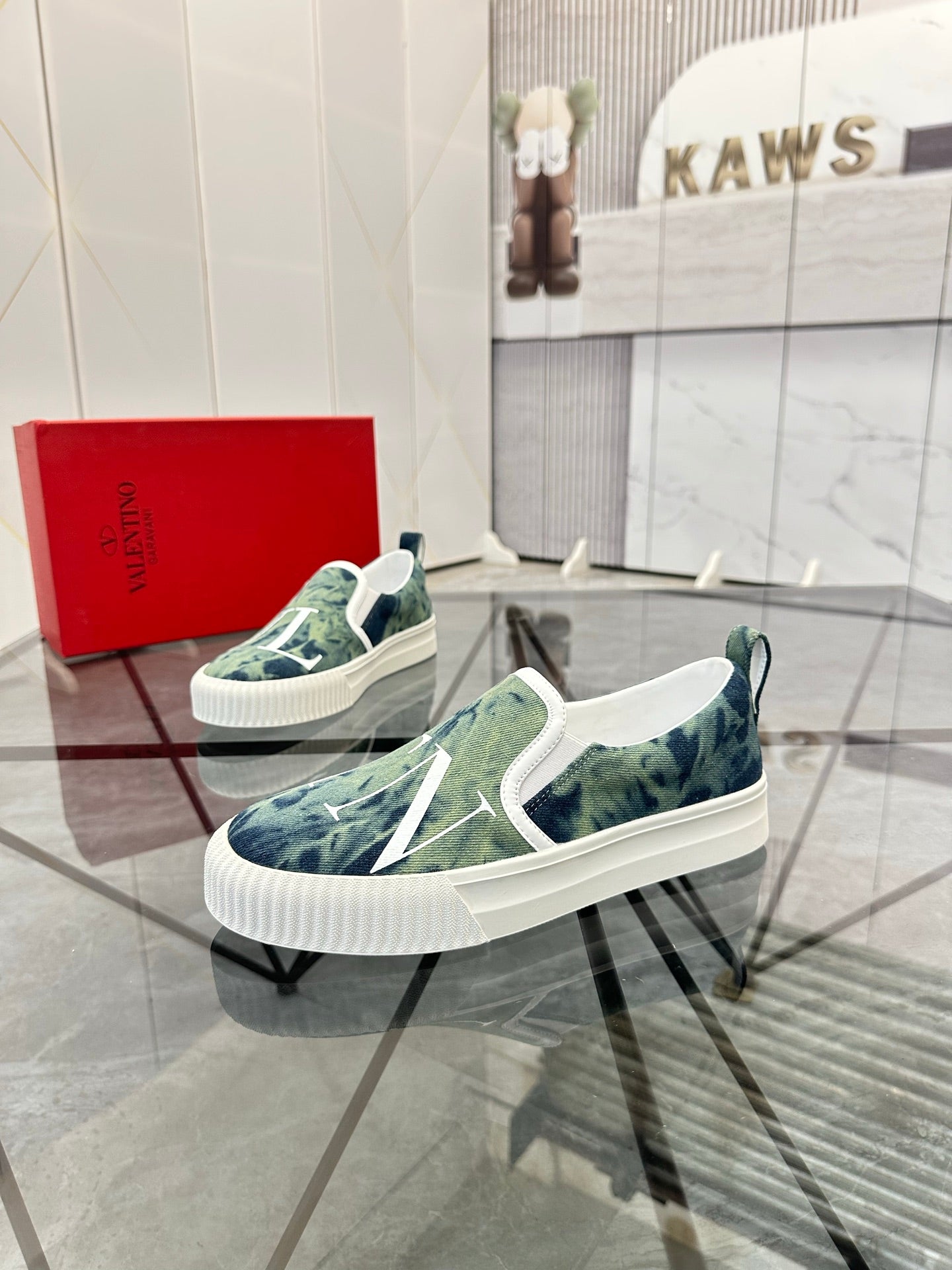LuxluxHouse Best Quality Shoes Valentino