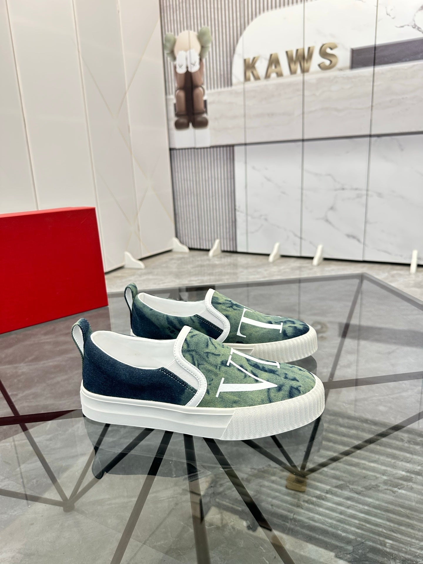 LuxluxHouse Best Quality Shoes Valentino