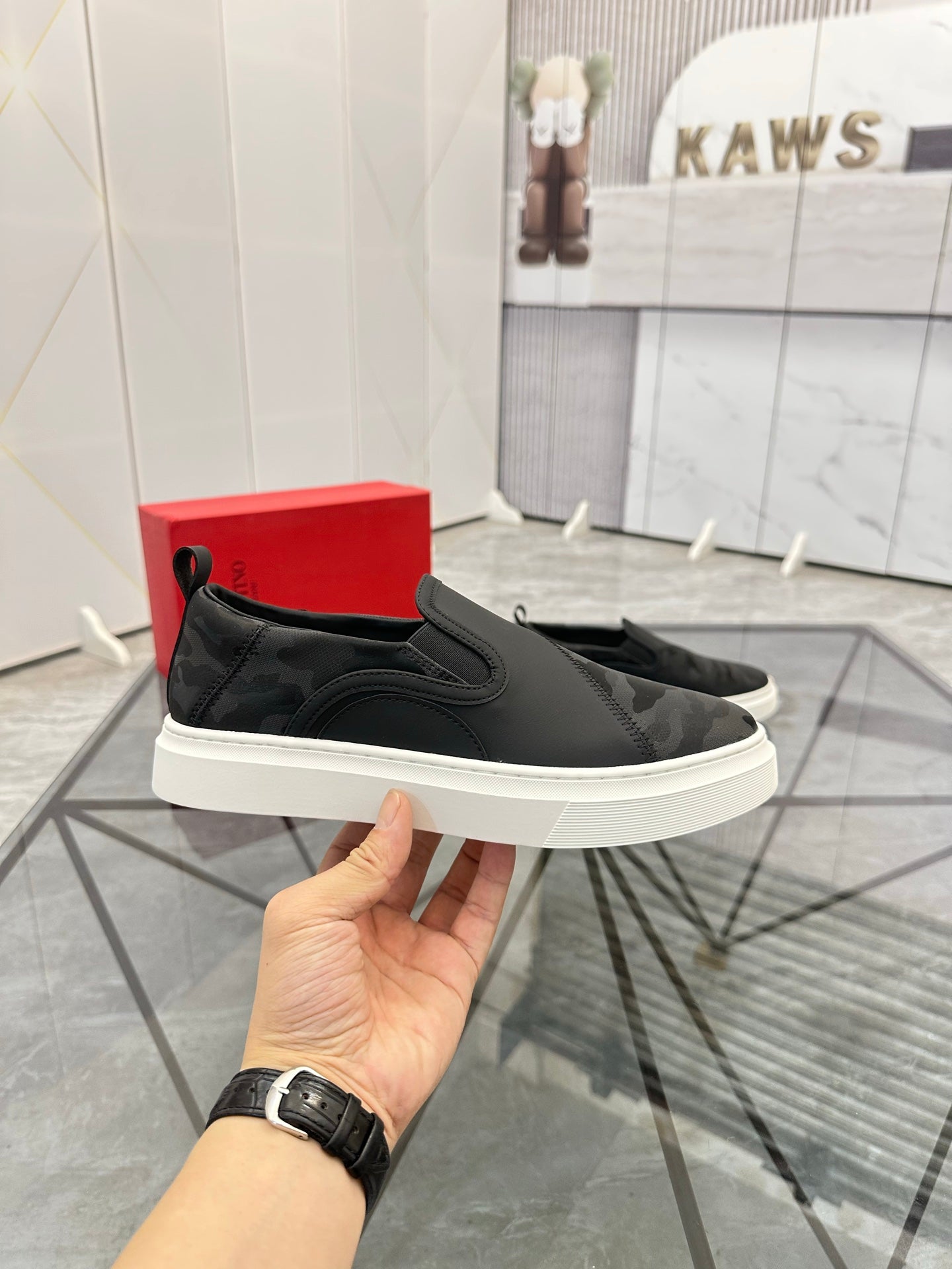 LuxluxHouse Best Quality Shoes Valentino
