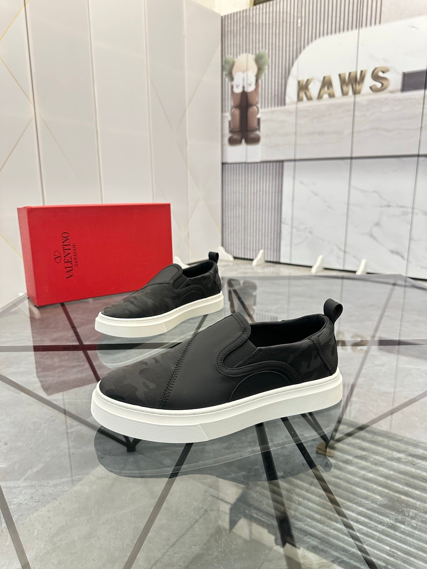 LuxluxHouse Best Quality Shoes Valentino