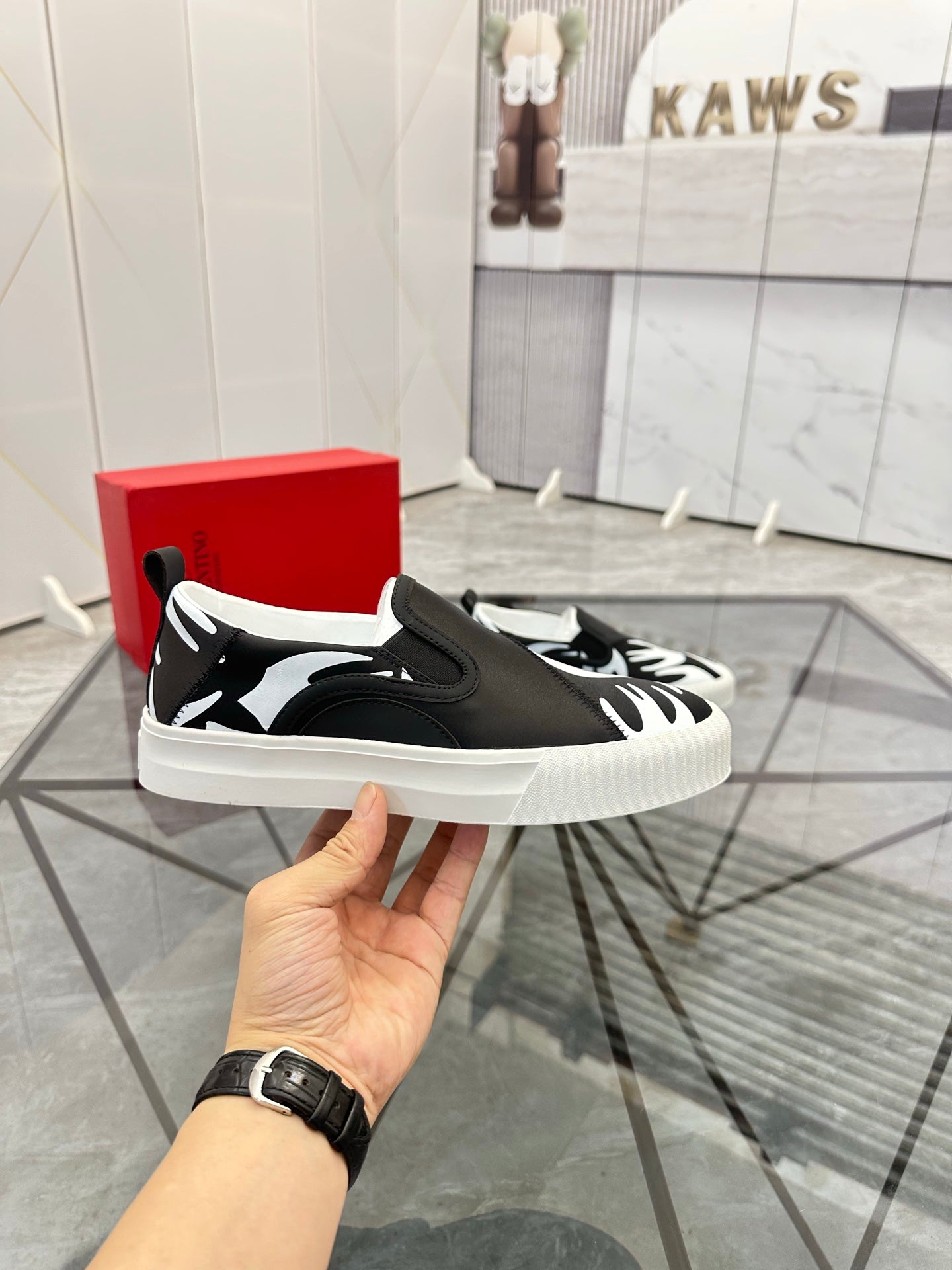 LuxluxHouse Best Quality Shoes Valentino