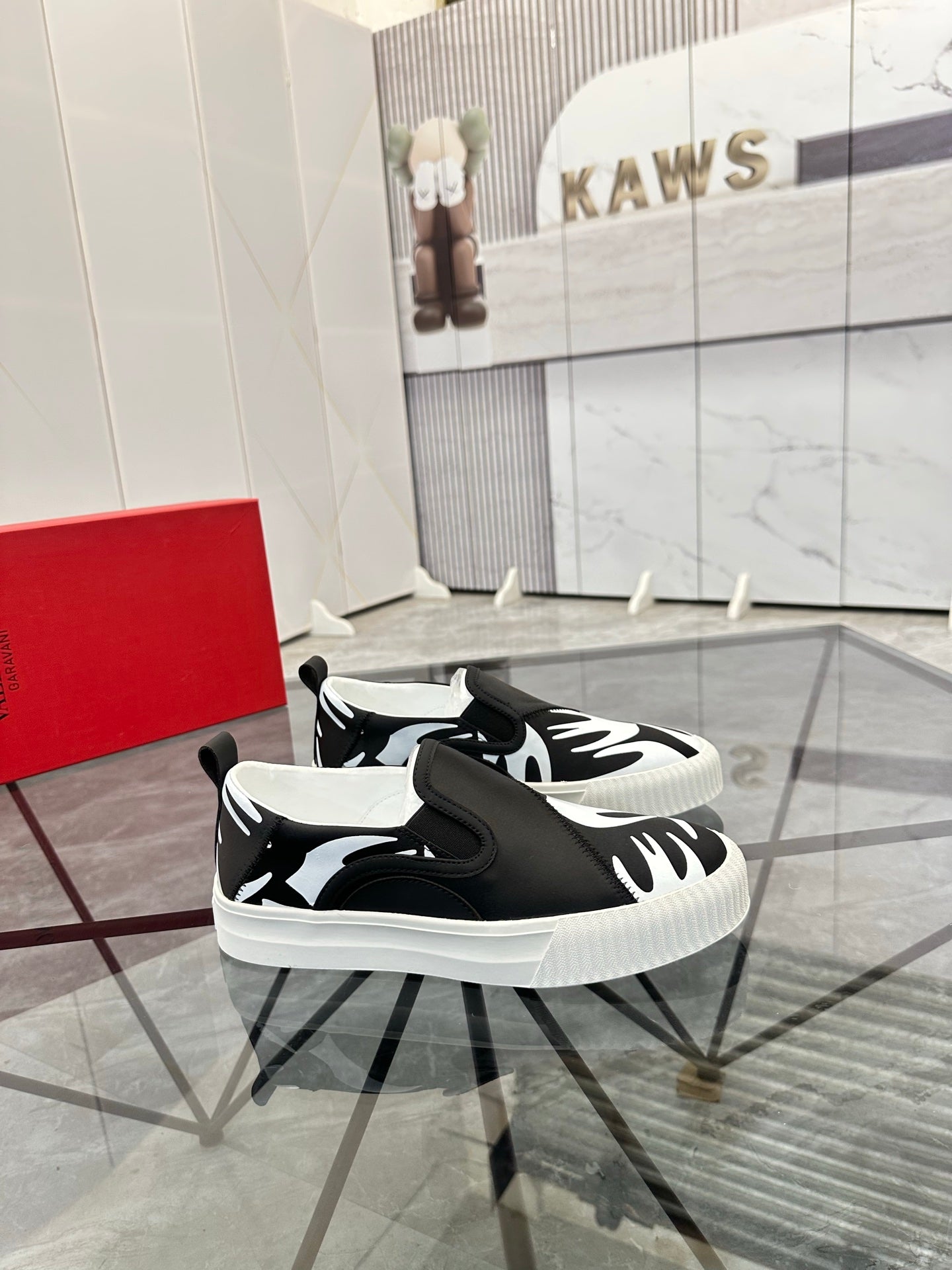 LuxluxHouse Best Quality Shoes Valentino