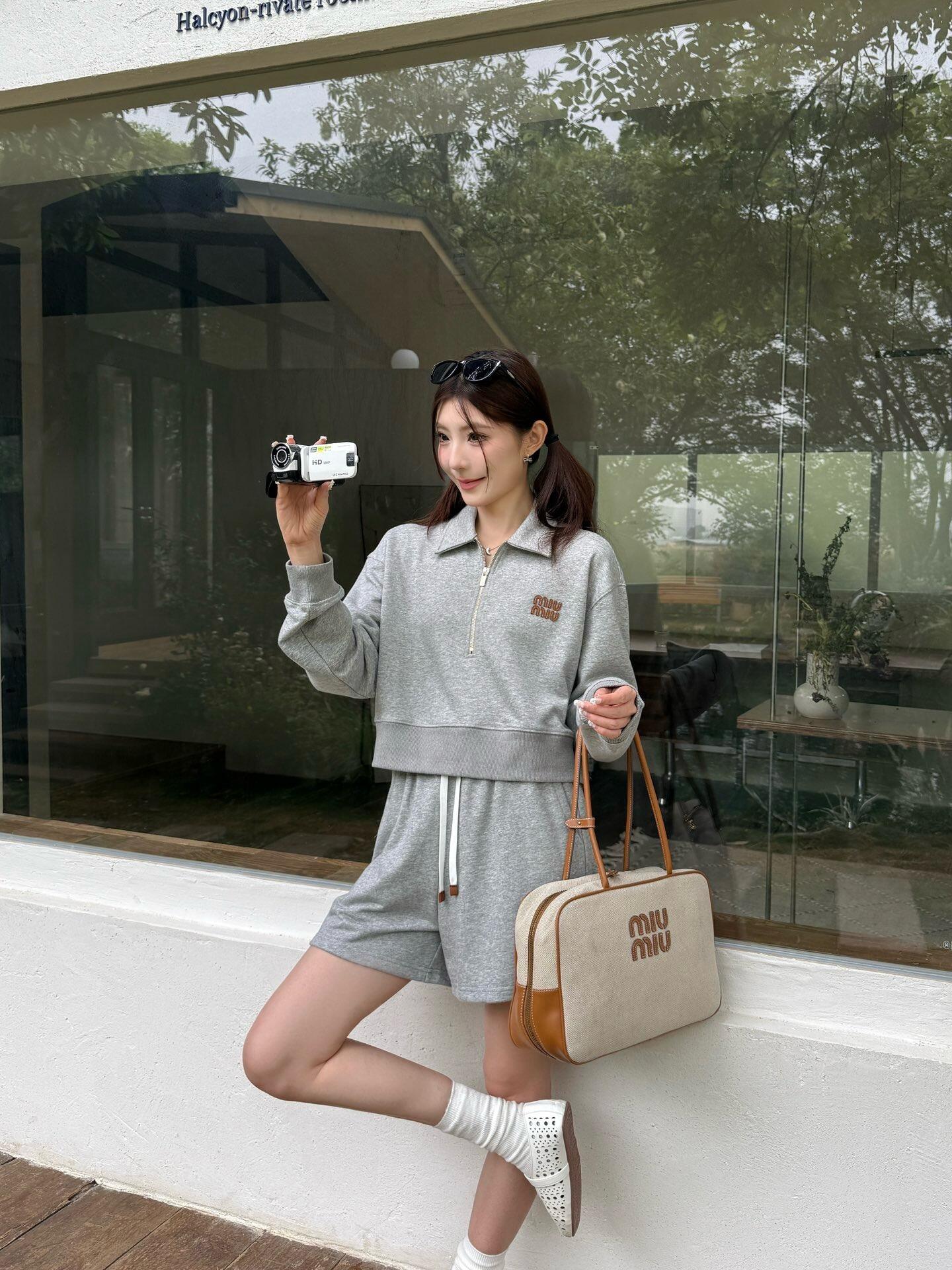 LuxluxHouse Best Quality Clothes Miu Miu Pants