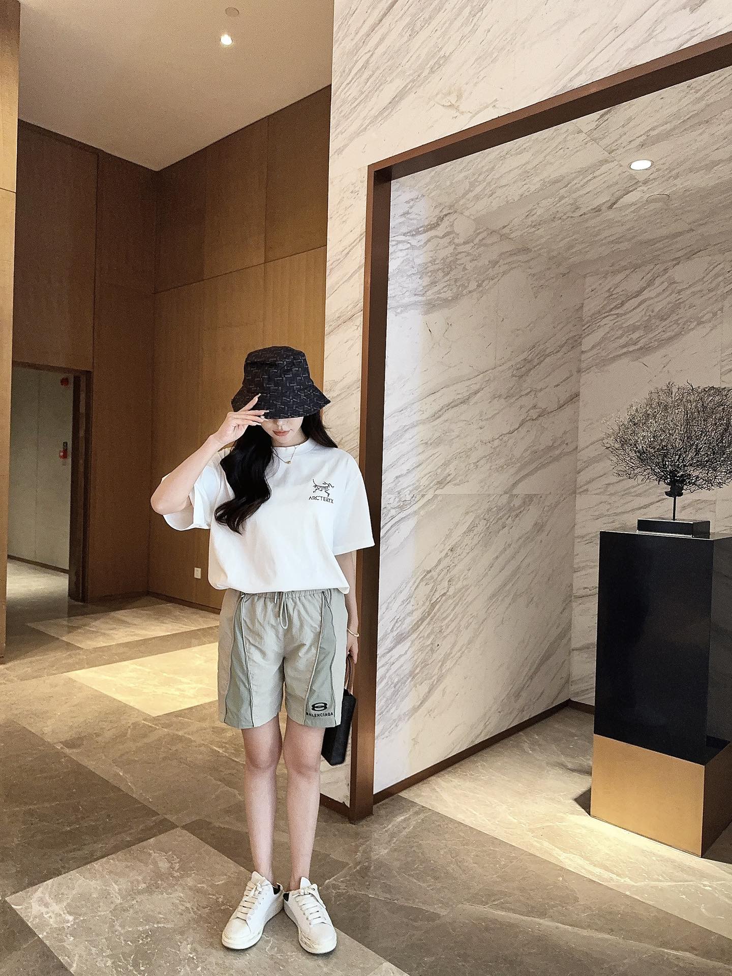 LuxluxHouse Best Quality Clothes Balenciaga Pants