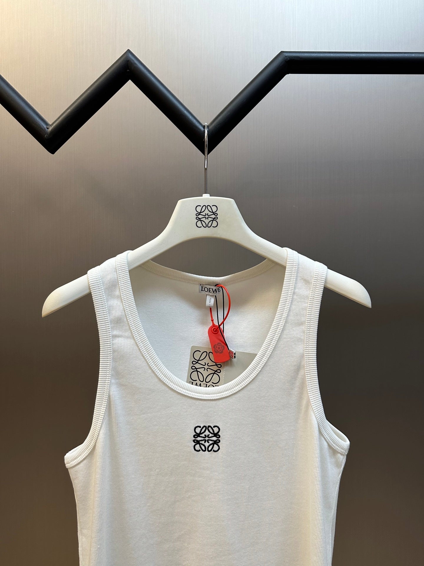 LuxluxHouse Best Quality Clothes T-shirt Loewe