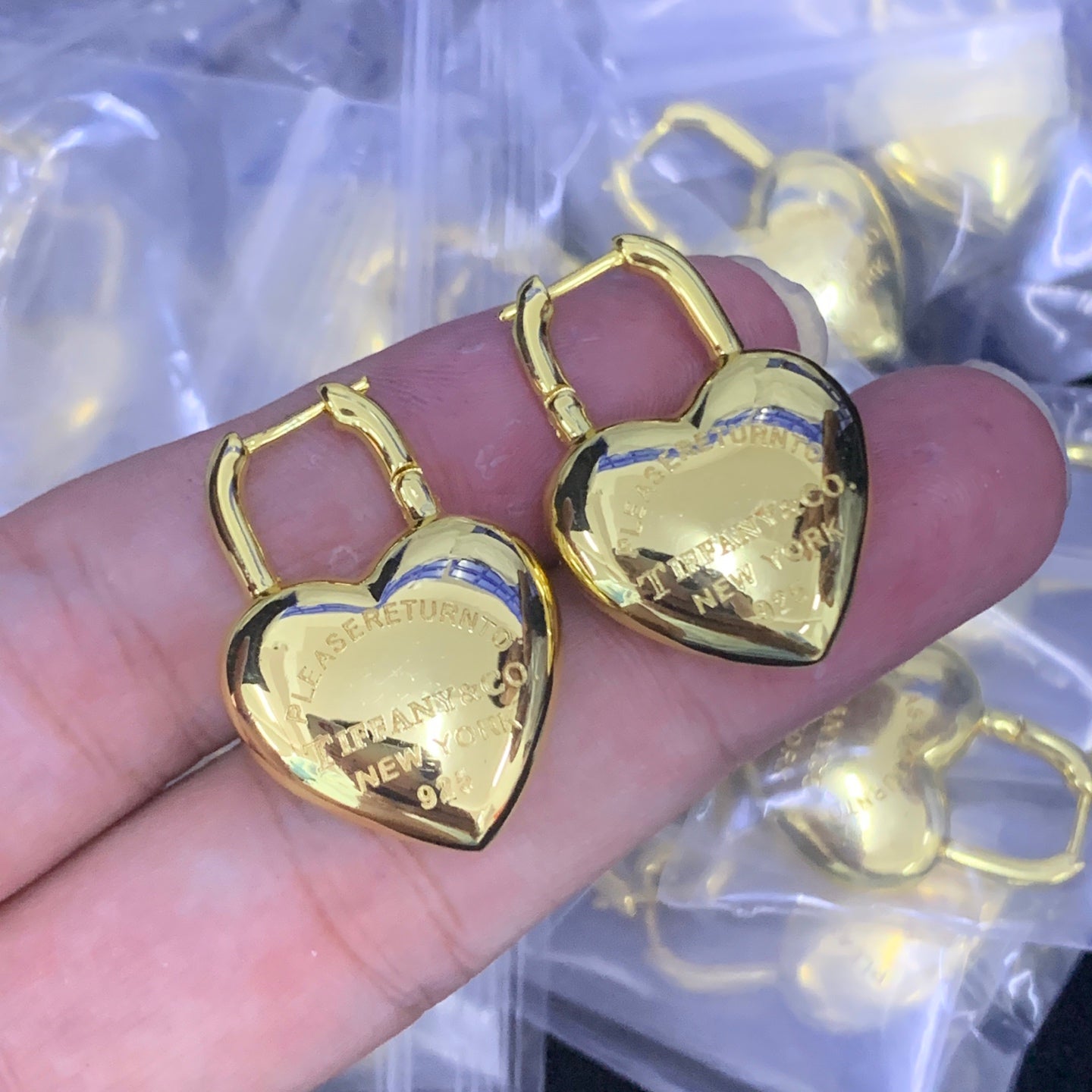 LuxluxHouse Low Price And High Quality Accessories Tiffany