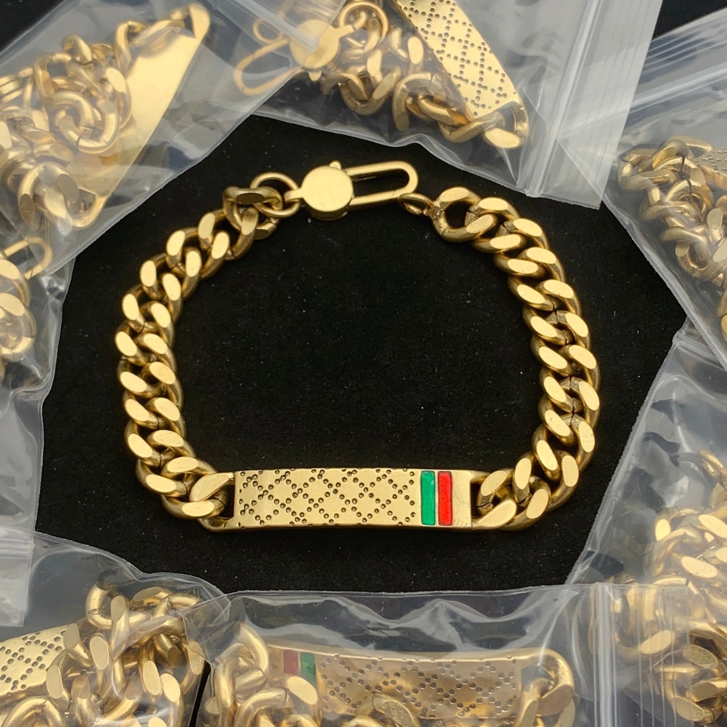 LuxluxHouse Low Price And High Quality Accessories Gucci