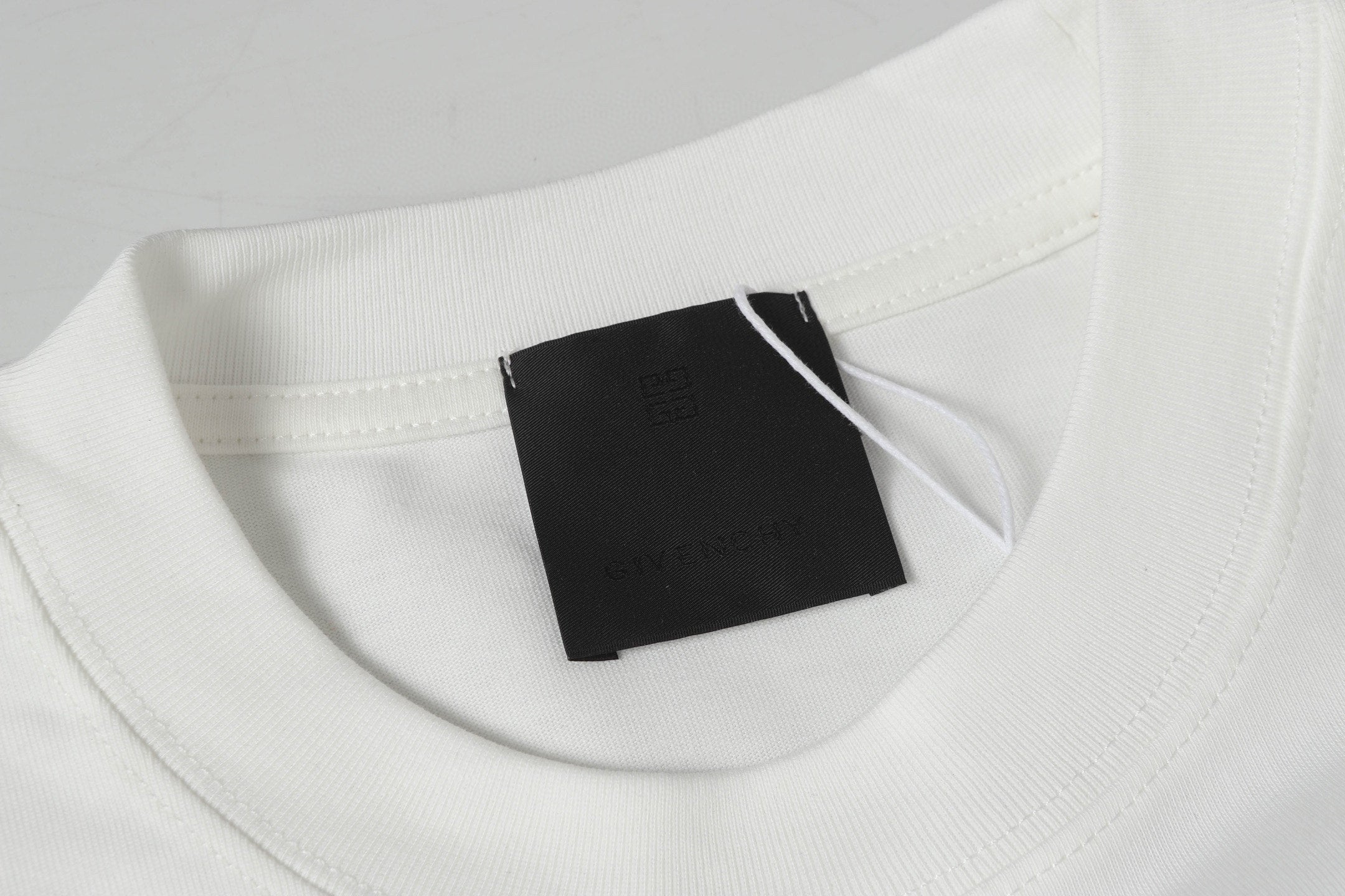 LuxluxHouse Best Quality Clothes Givenchy T-shirt