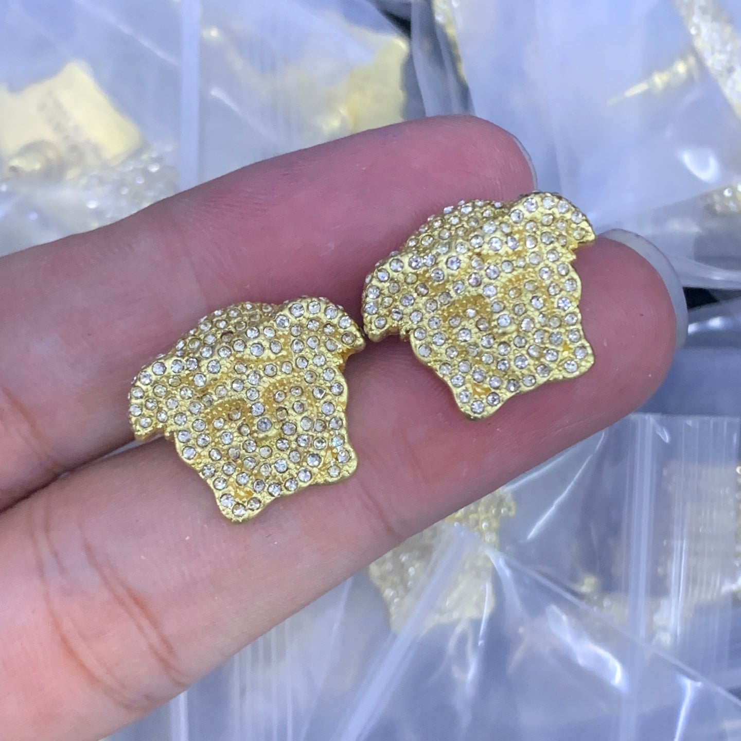 LuxluxHouse Low Price And High Quality Accessories Versace