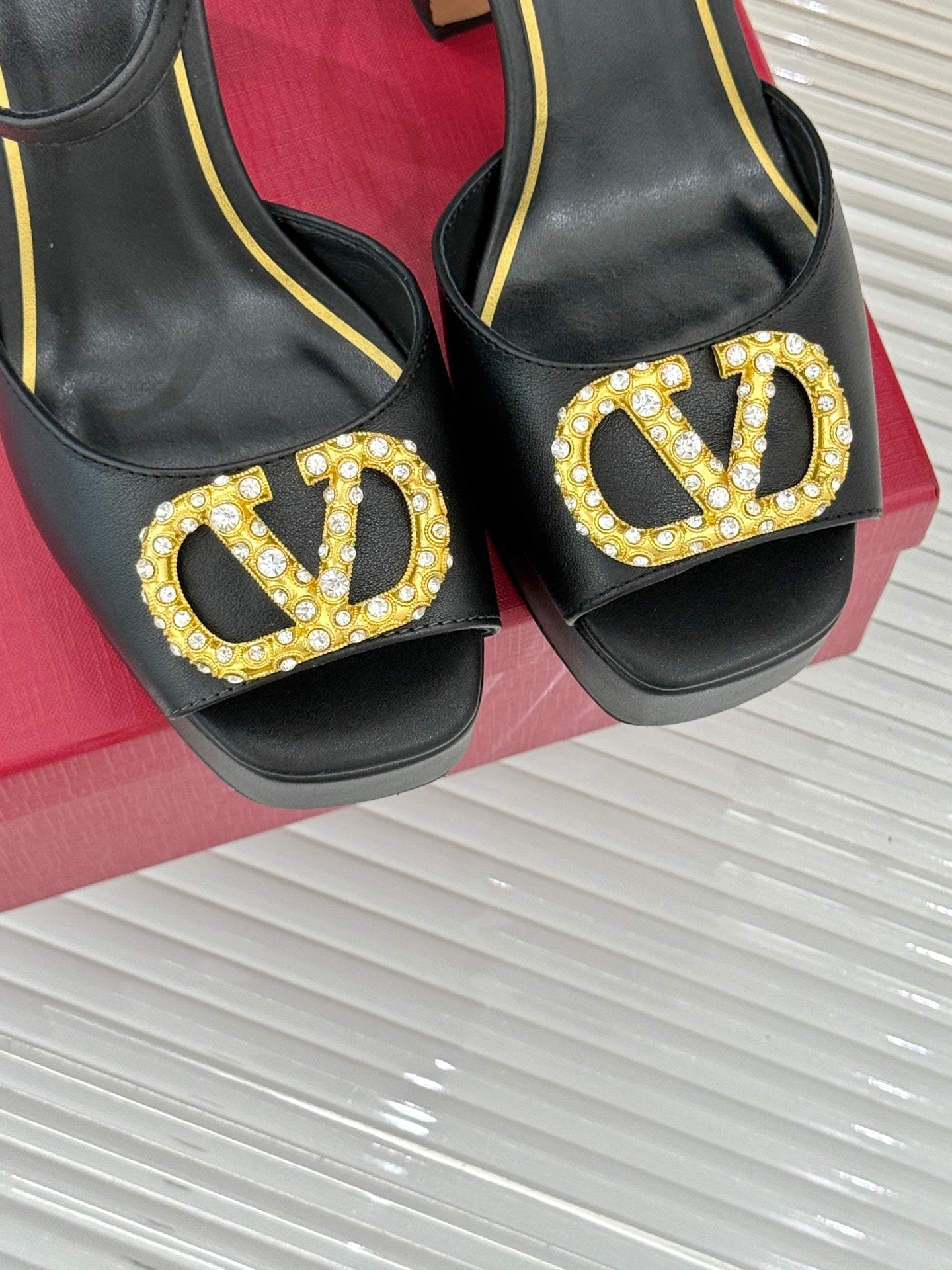 LuxluxHouse Best Quality Valentino Women Shoes