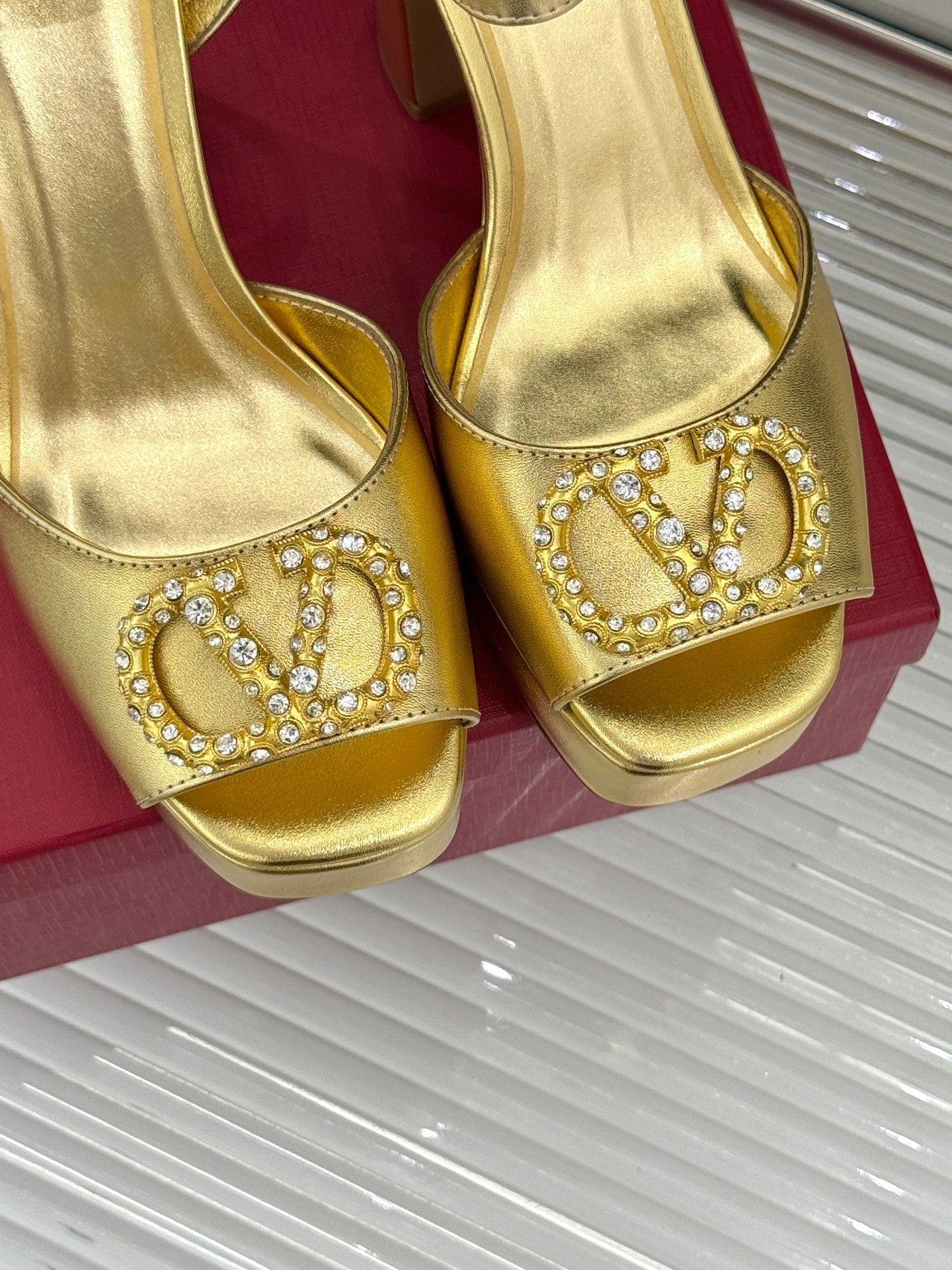 LuxluxHouse Best Quality Valentino Women Shoes