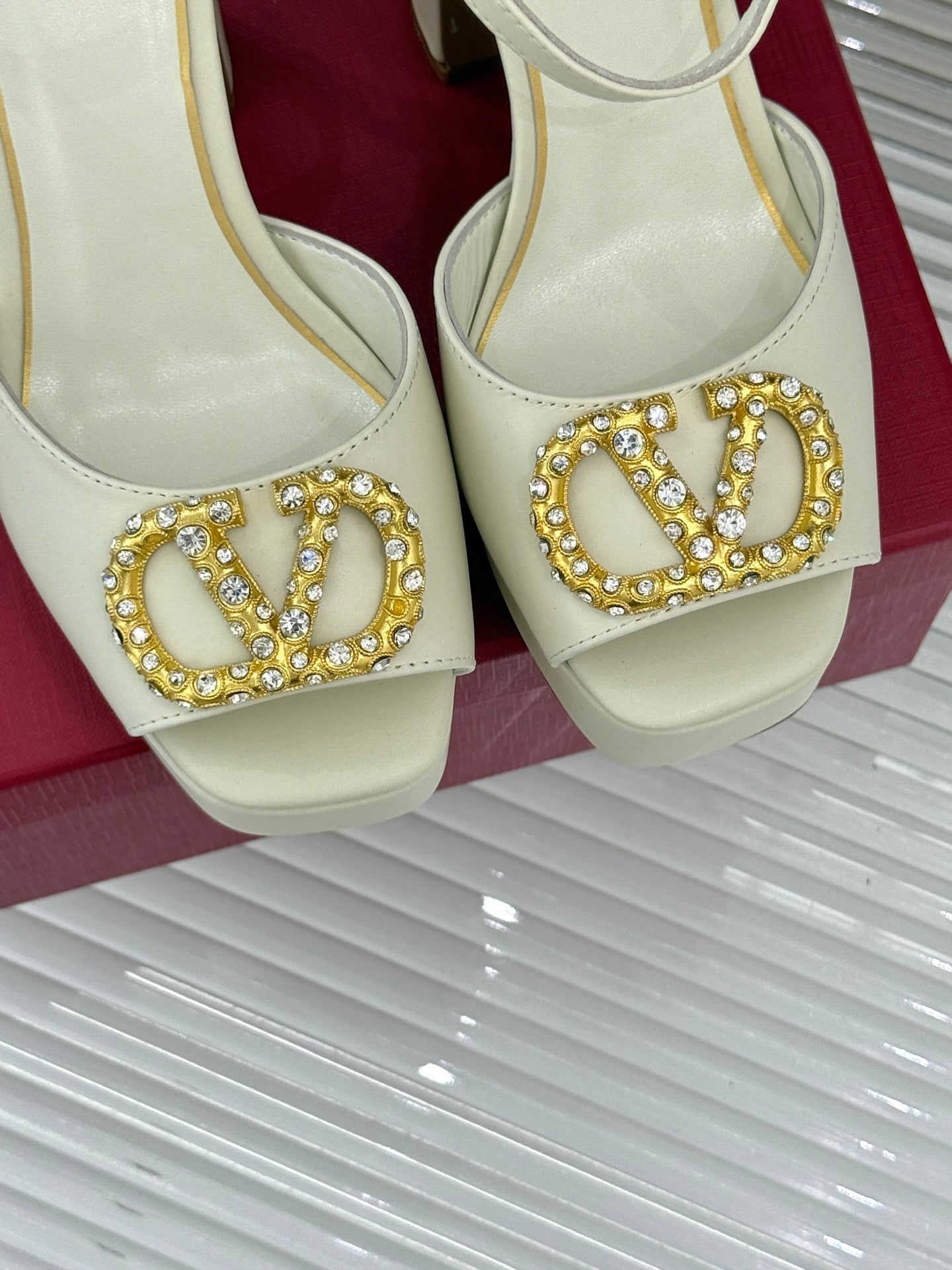 LuxluxHouse Best Quality Valentino Women Shoes