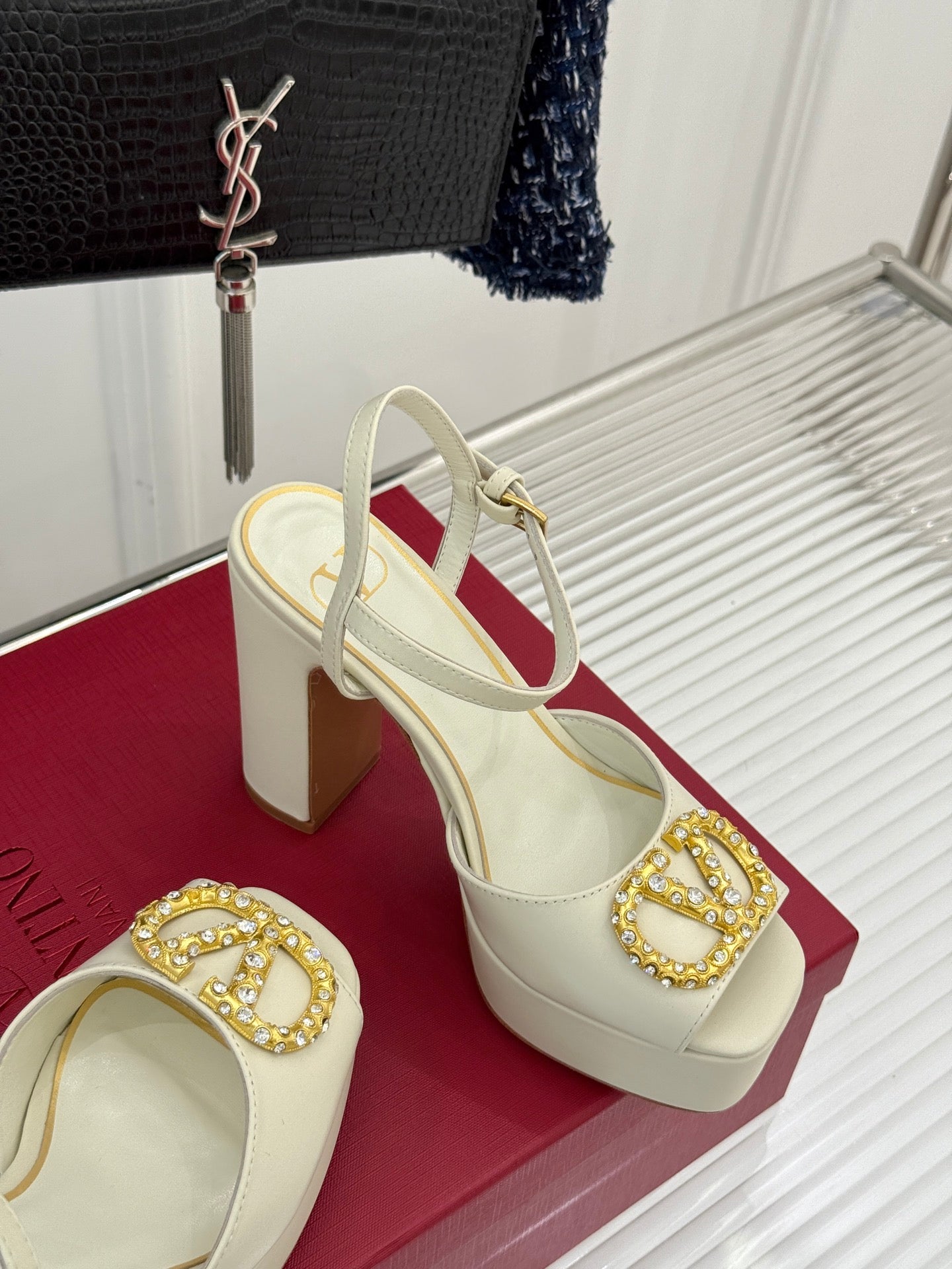 LuxluxHouse Best Quality Valentino Women Shoes