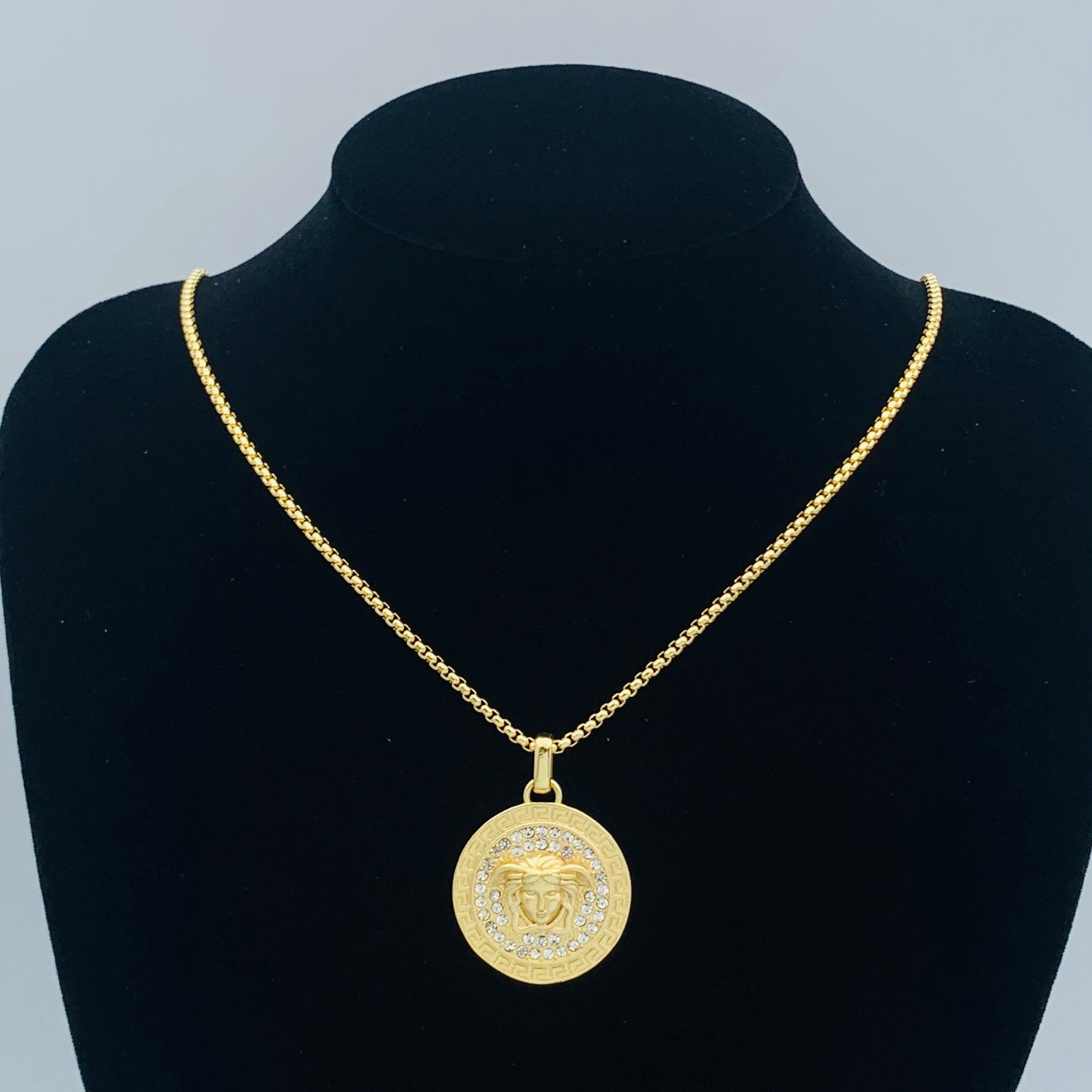 LuxluxHouse Low Price And High Quality Accessories Versace