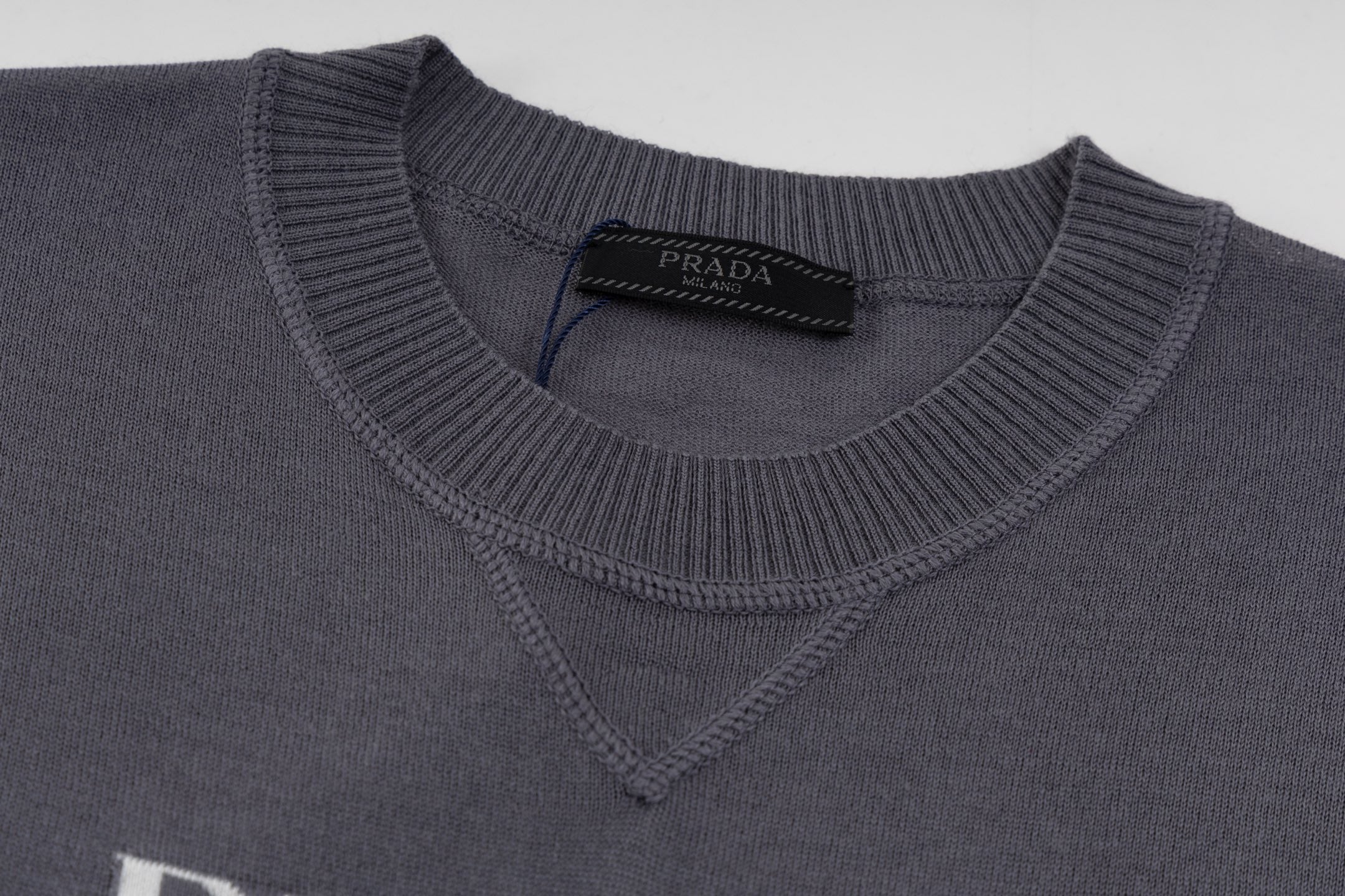 LuxluxHouse Best Quality Clothes T-shirt Prada
