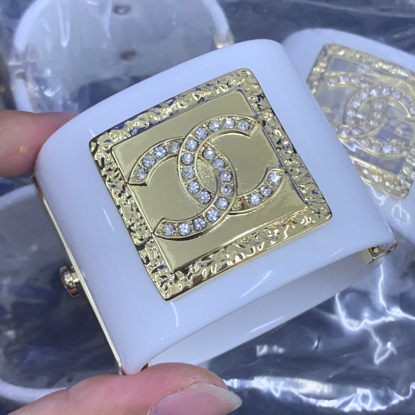 LuxluxHouse Low Price And High Quality Accessories Chanel