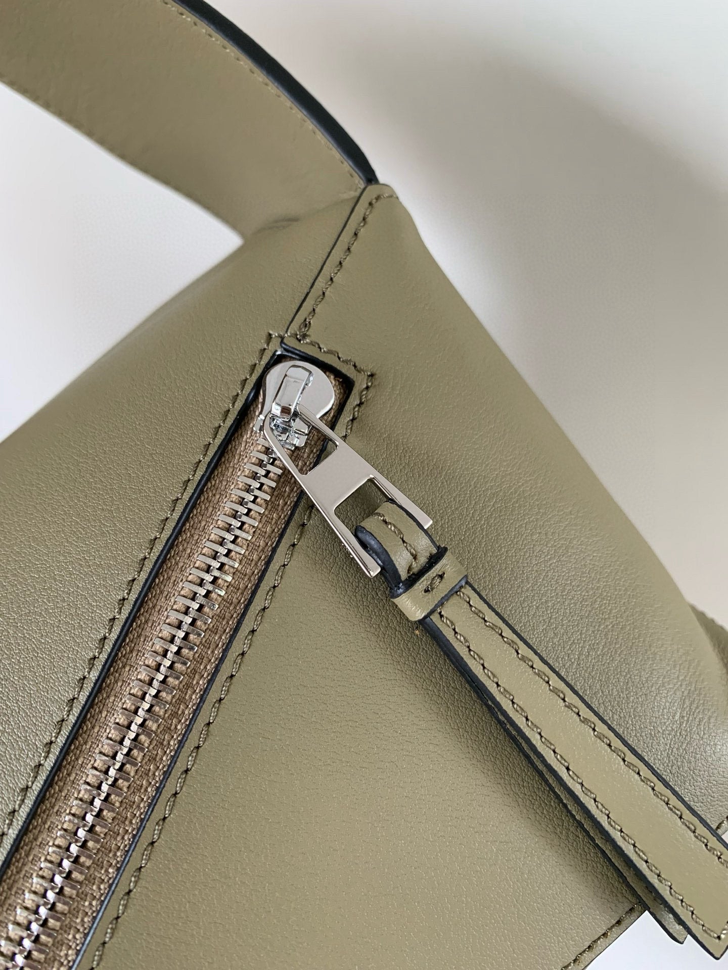 LuxluxHouse Best Quality Bags Loewe Women