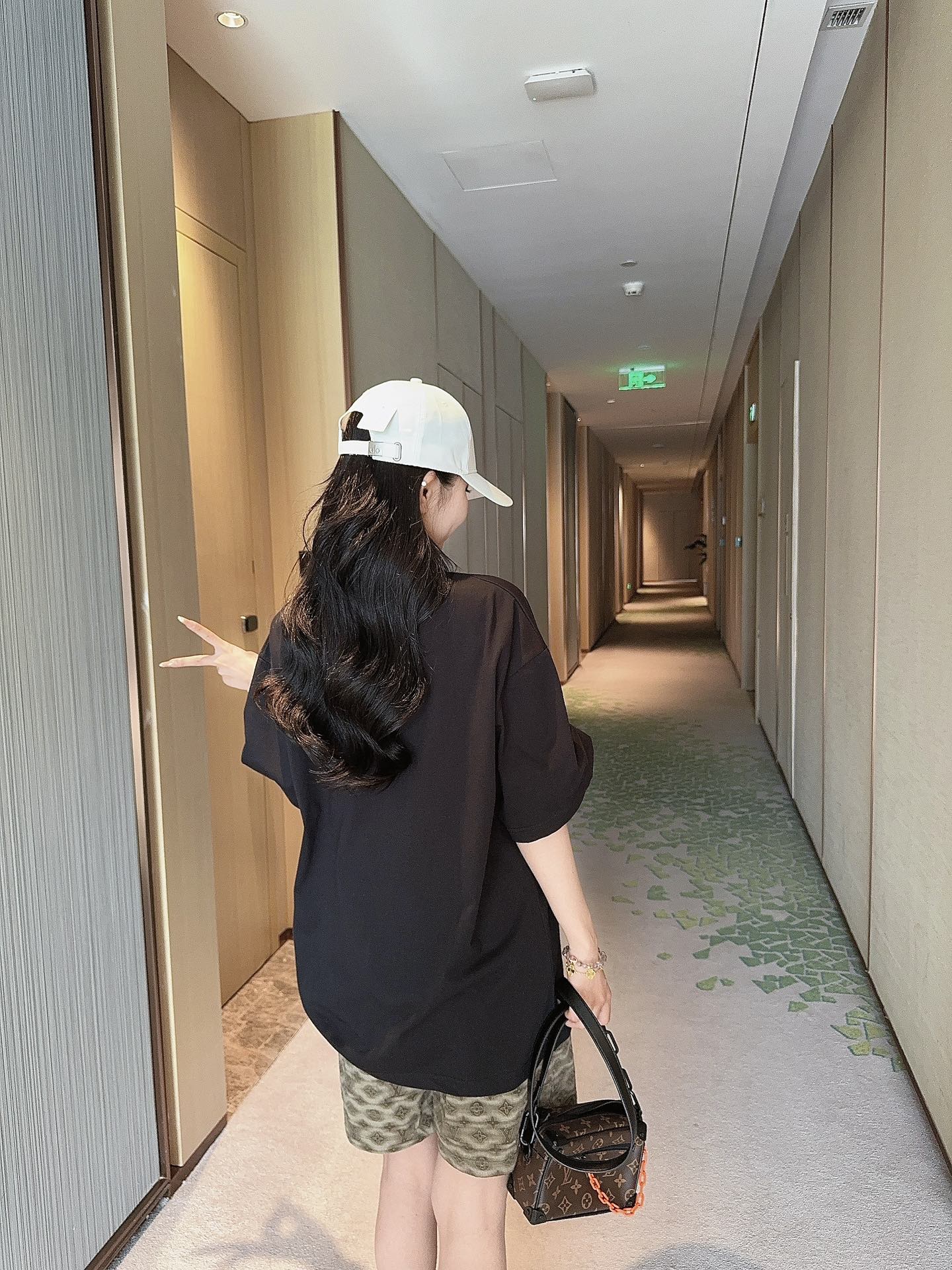 LuxluxHouse Best Quality Clothes T-shirt Louis Vuitton