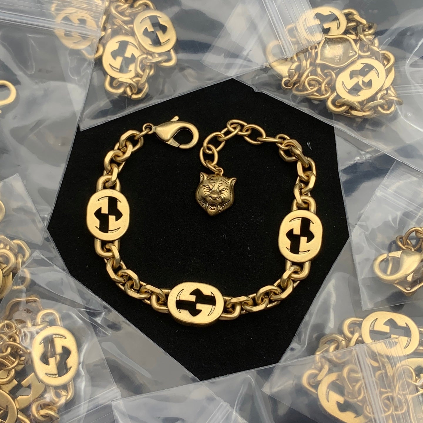 LuxluxHouse Low Price And High Quality Accessories Gucci