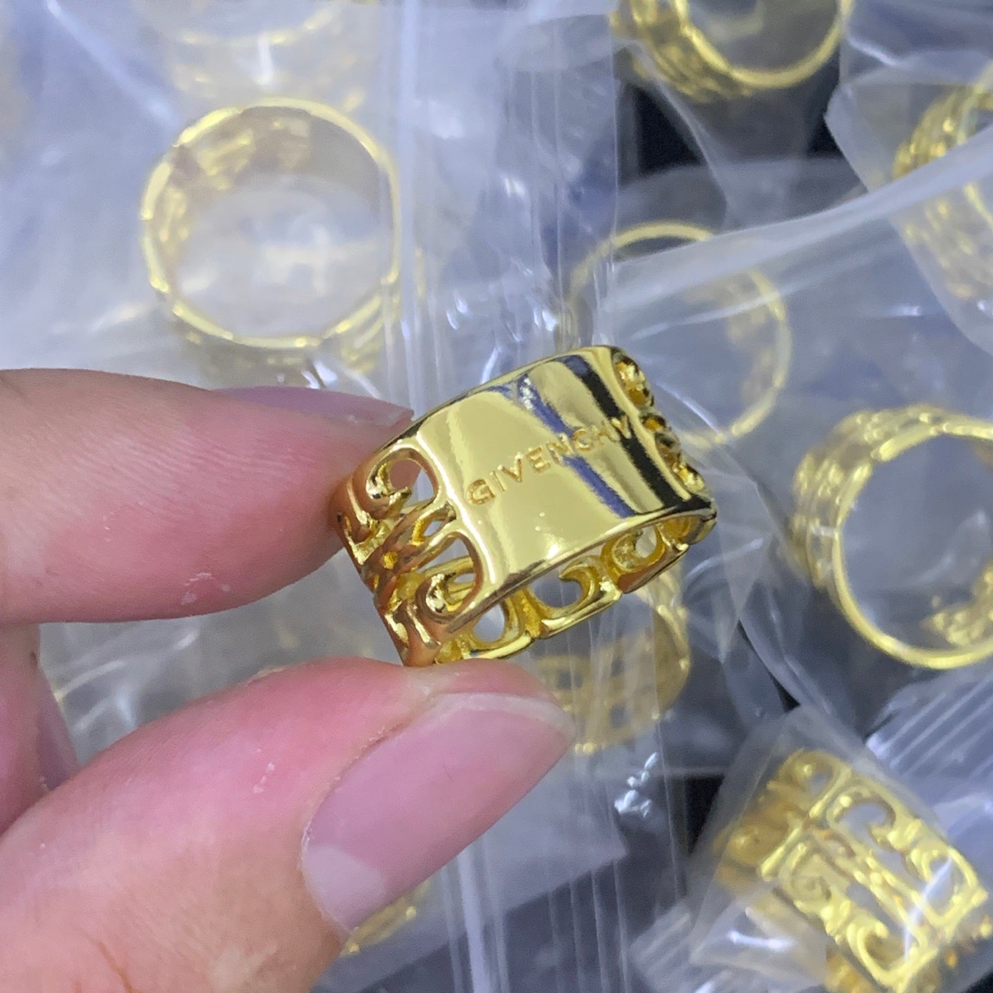 LuxluxHouse Low Price And High Quality Accessories Givenchy
