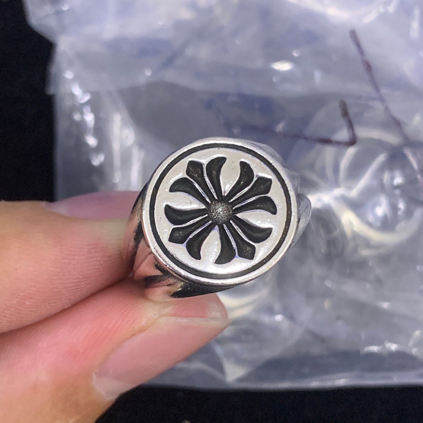 LuxluxHouse Low Price And High Quality Accessories Chrome Hearts