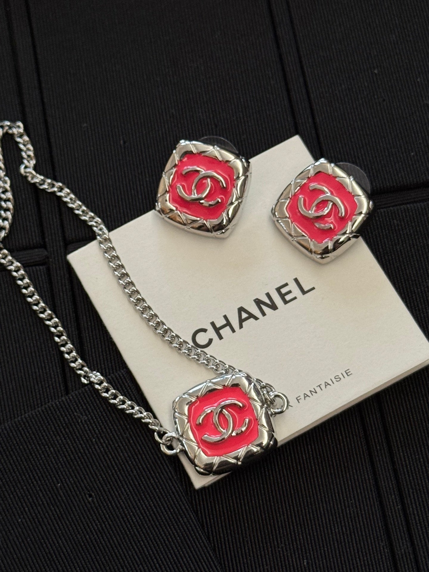 LuxluxHouse Low Price And High Quality Accessories Chanel