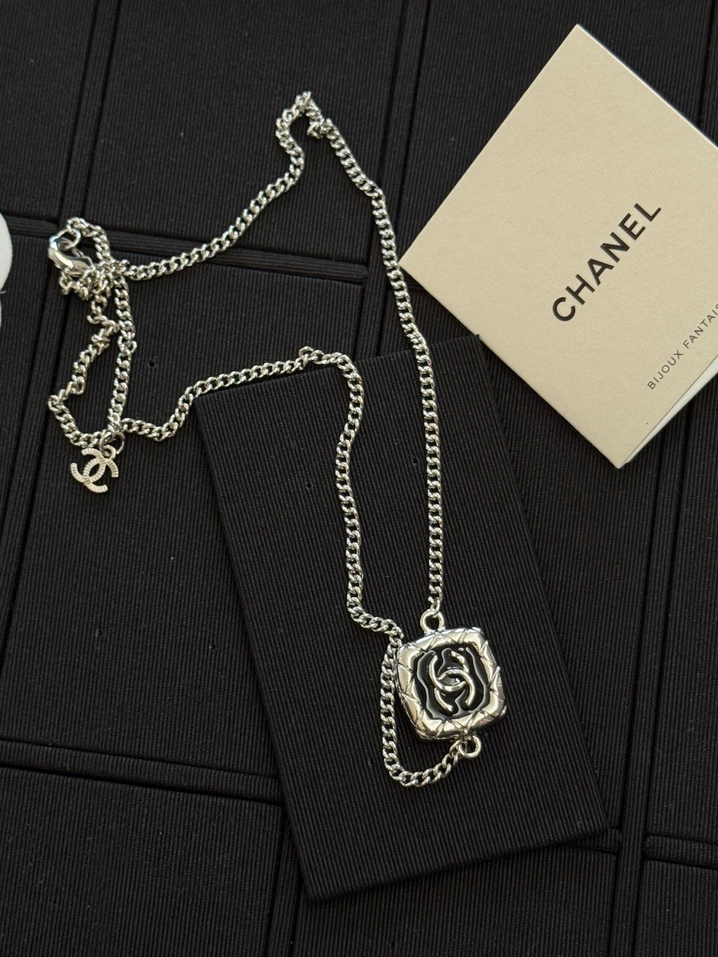 LuxluxHouse Low Price And High Quality Accessories Chanel