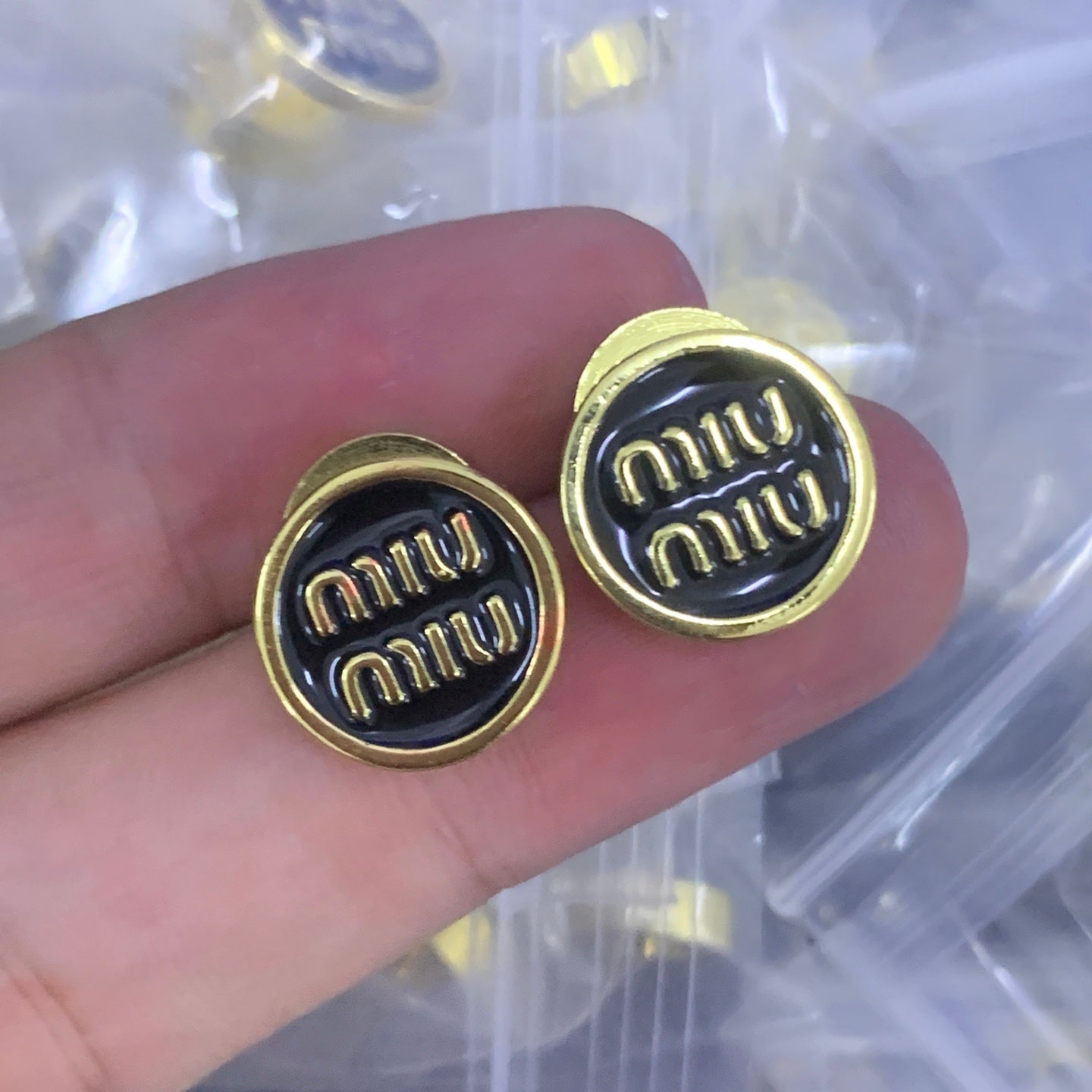 LuxluxHouse Low Price And High Quality Accessories Miu Miu
