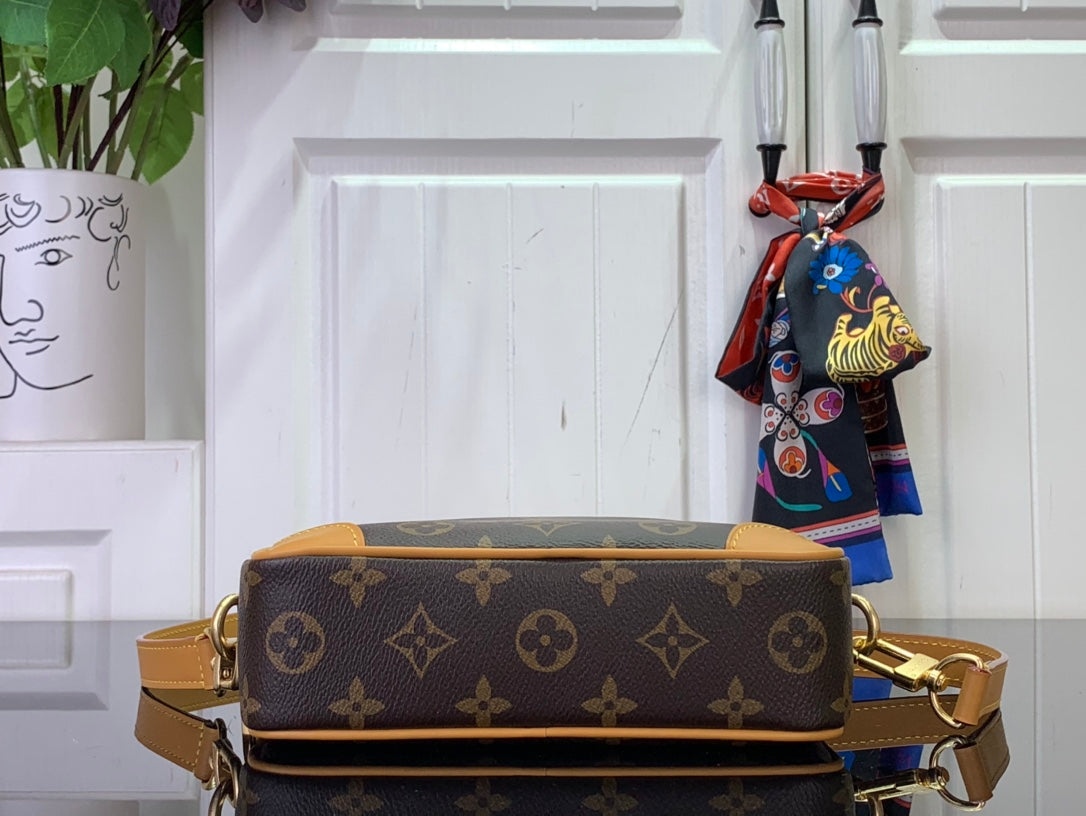 LuxluxHouse Best Quality Bags Louis Vuitton Men