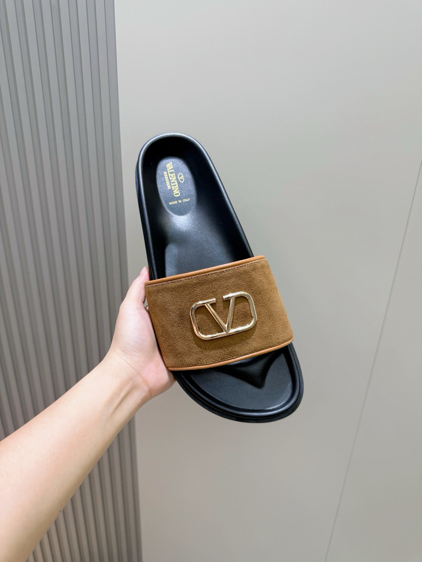 LuxluxHouse Best Quality Sandals Valentino