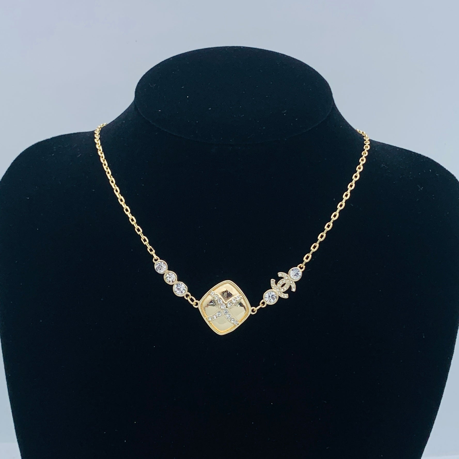 LuxluxHouse Low Price And High Quality Accessories Chanel