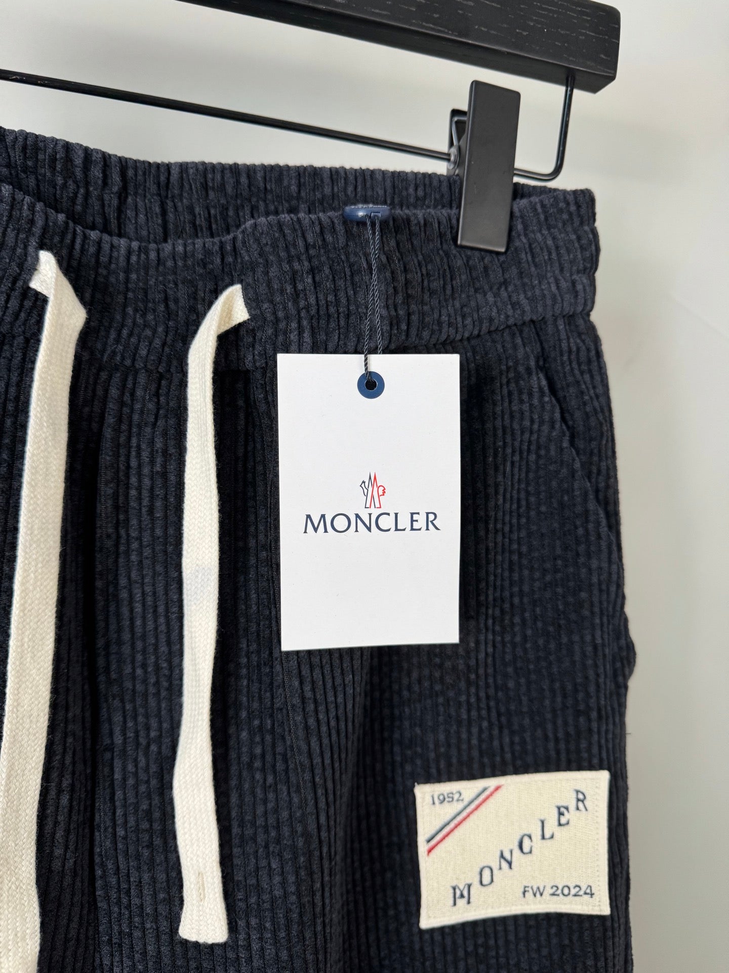 LuxluxHouse Best Quality Clothes Pants Moncler