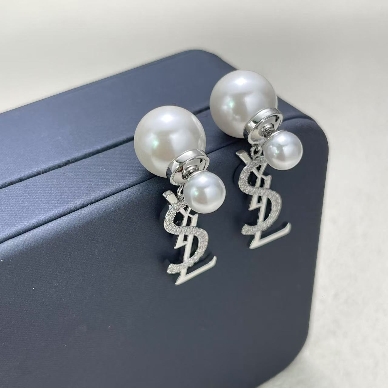 LuxluxHouse Low Price And High Quality Accessories YSL