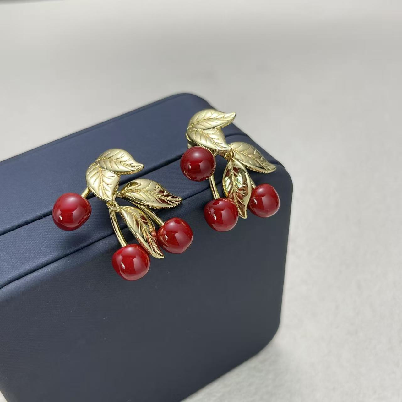 LuxluxHouse Low Price And High Quality Accessories YSL