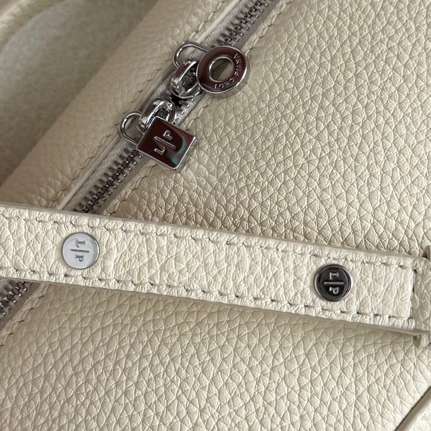 LuxluxHouse Best Quality Bags Loro Piana Women